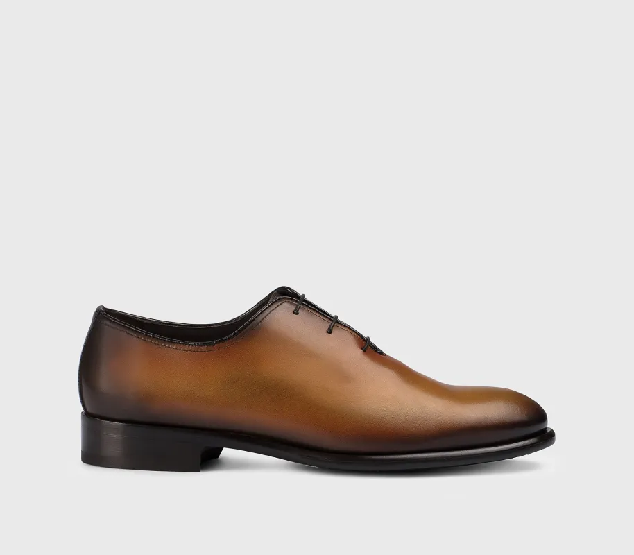 DU3538FREDUF159TC22 - Stringata in pelle caramel made by Doucal's