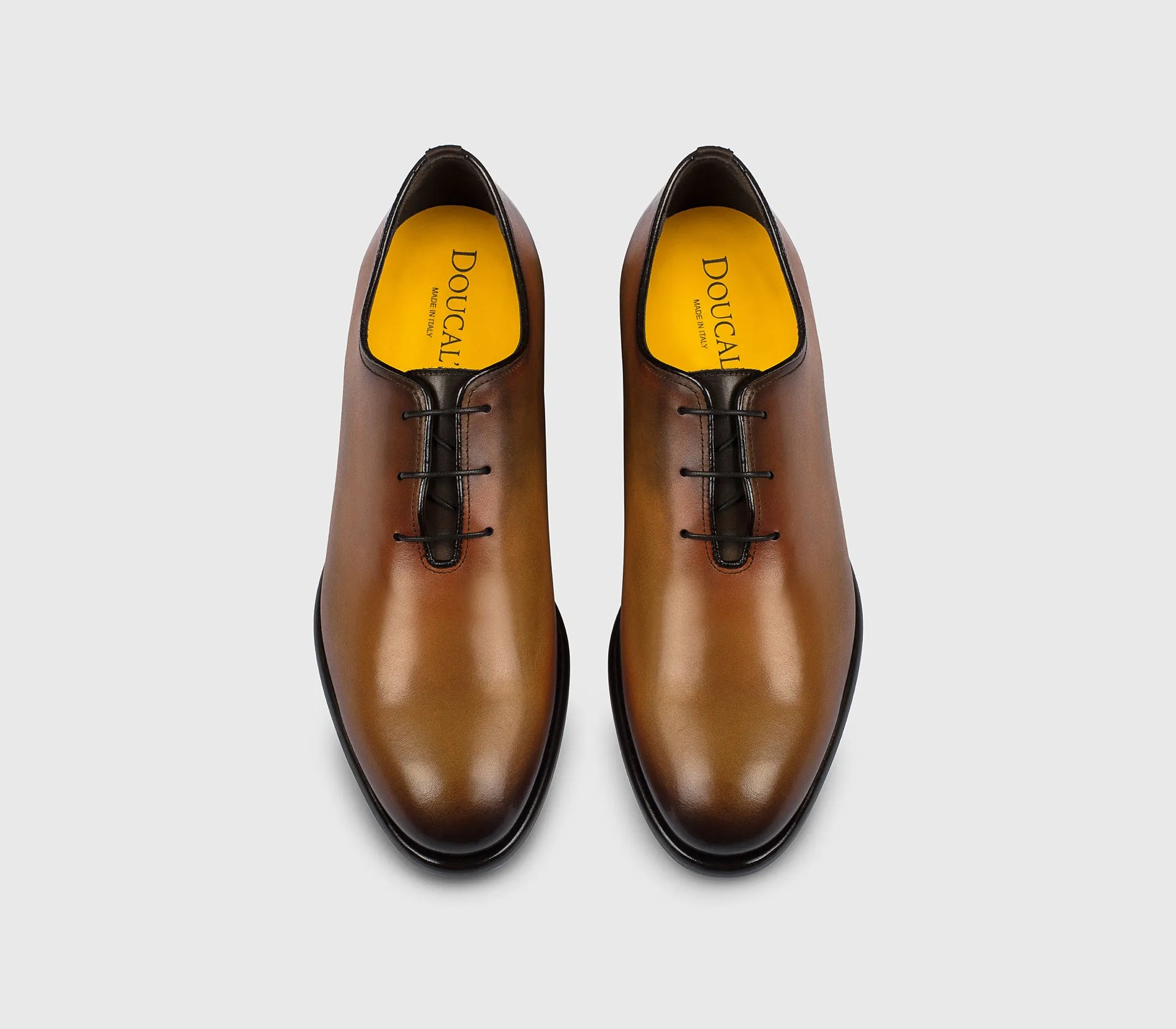 DU3538FREDUF159TC22 - Stringata in pelle caramel sold by Doucal's product image thumbnail 2