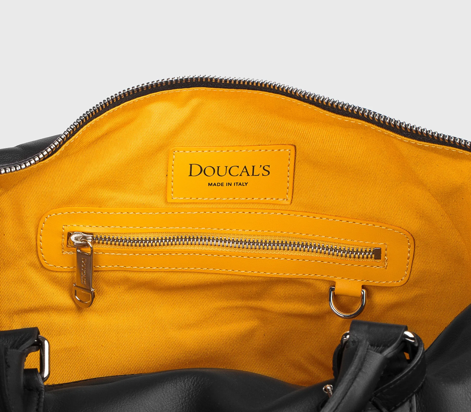 Borsa 48H in pelle nero sold by Doucal's product image thumbnail 3