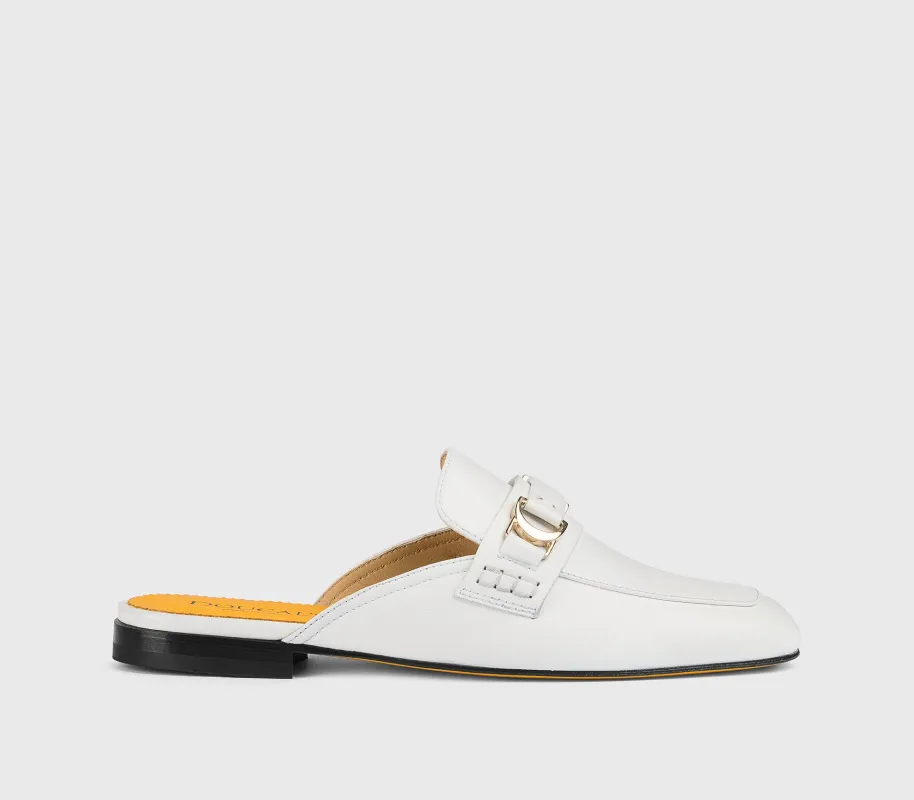 DD8779MAENUF279NW00 - Sabot con accessorio in metallo in pelle bianco made by Doucal's