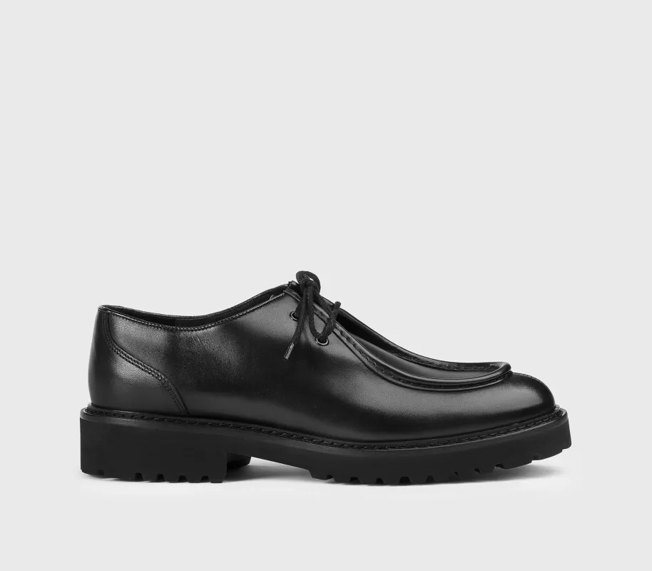 DU2737PHILUF159NN00 - Stringata a due fori in pelle nera made by Doucal's