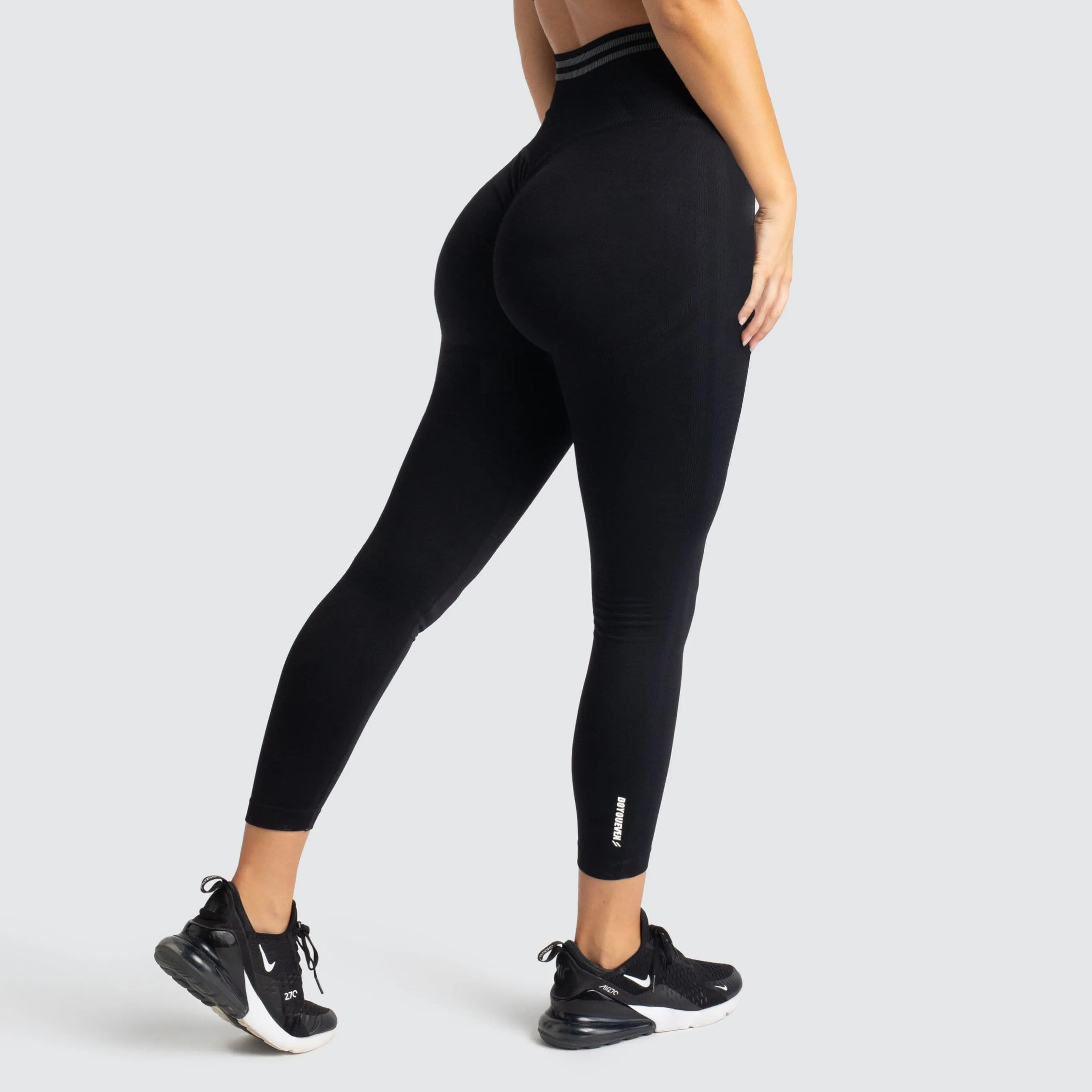 DYE Scrunch Seamless Leggings - Jet Black sold by DOYOUEVEN