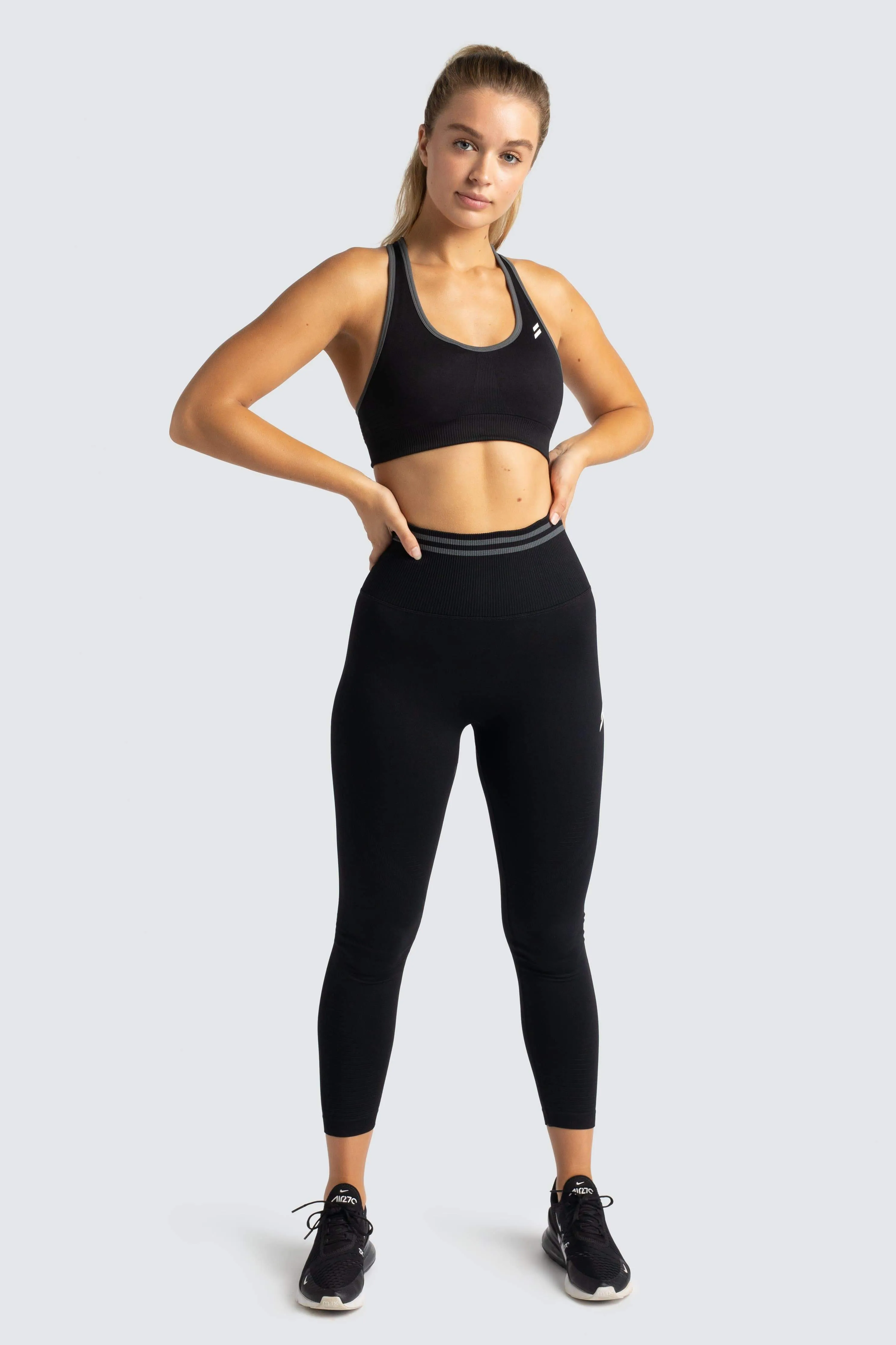 DYE Scrunch Seamless Leggings - Jet Black sold by DOYOUEVEN product image thumbnail 3