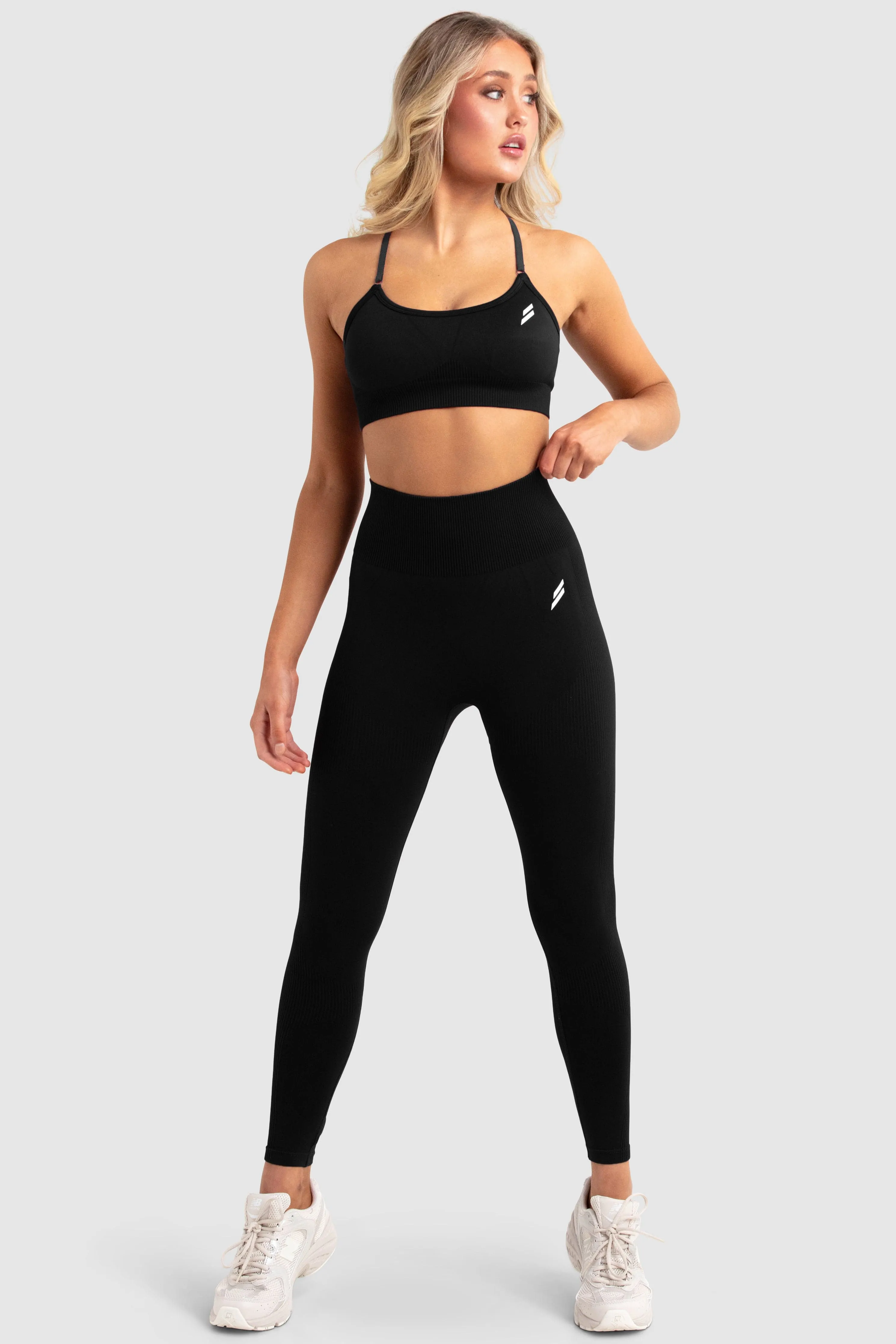 Impact Seamless Crop - Jet Black sold by DOYOUEVEN product image thumbnail 3