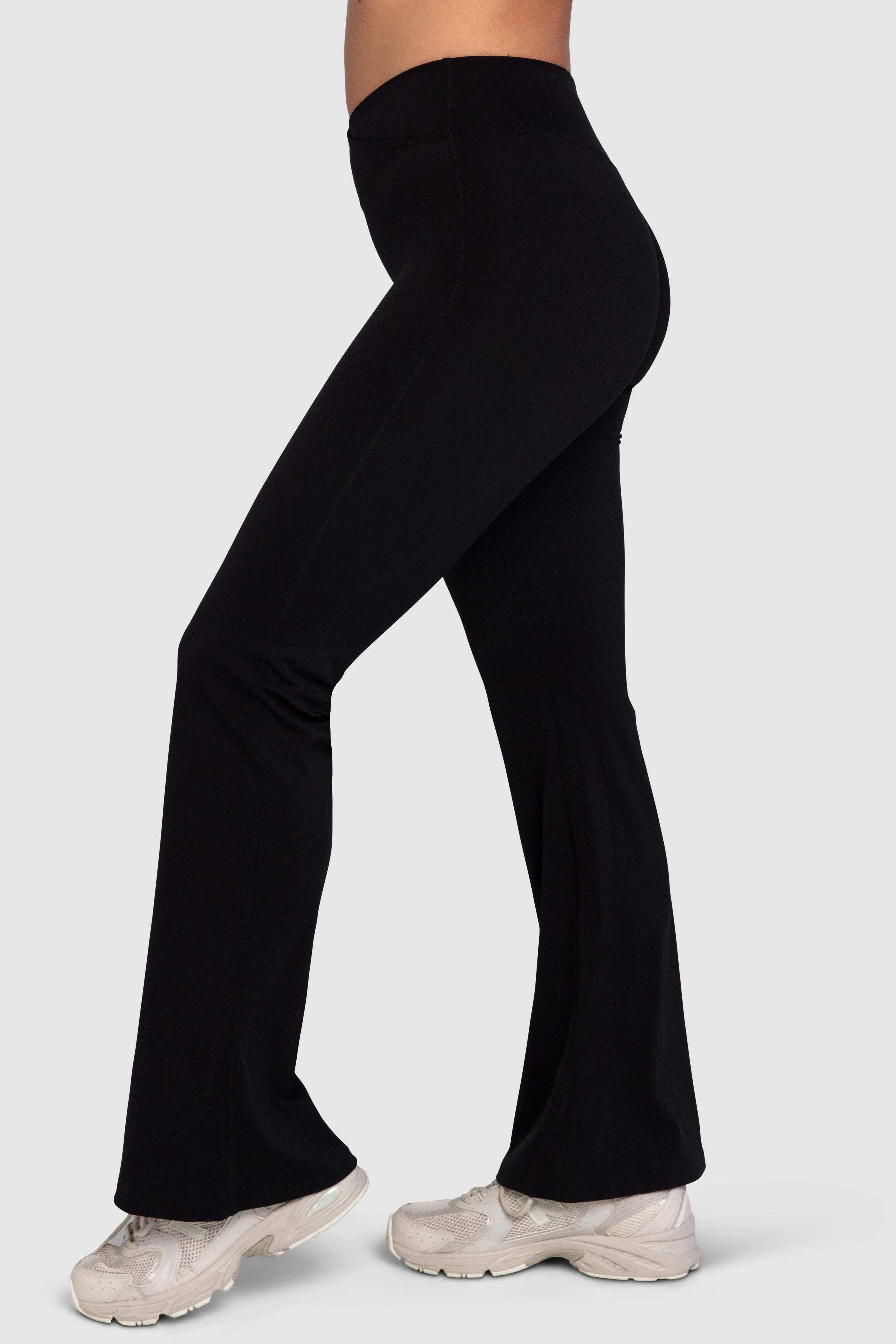 Aura Invisible Scrunch Flared Leggings - Black sold by DOYOUEVEN product image thumbnail 4