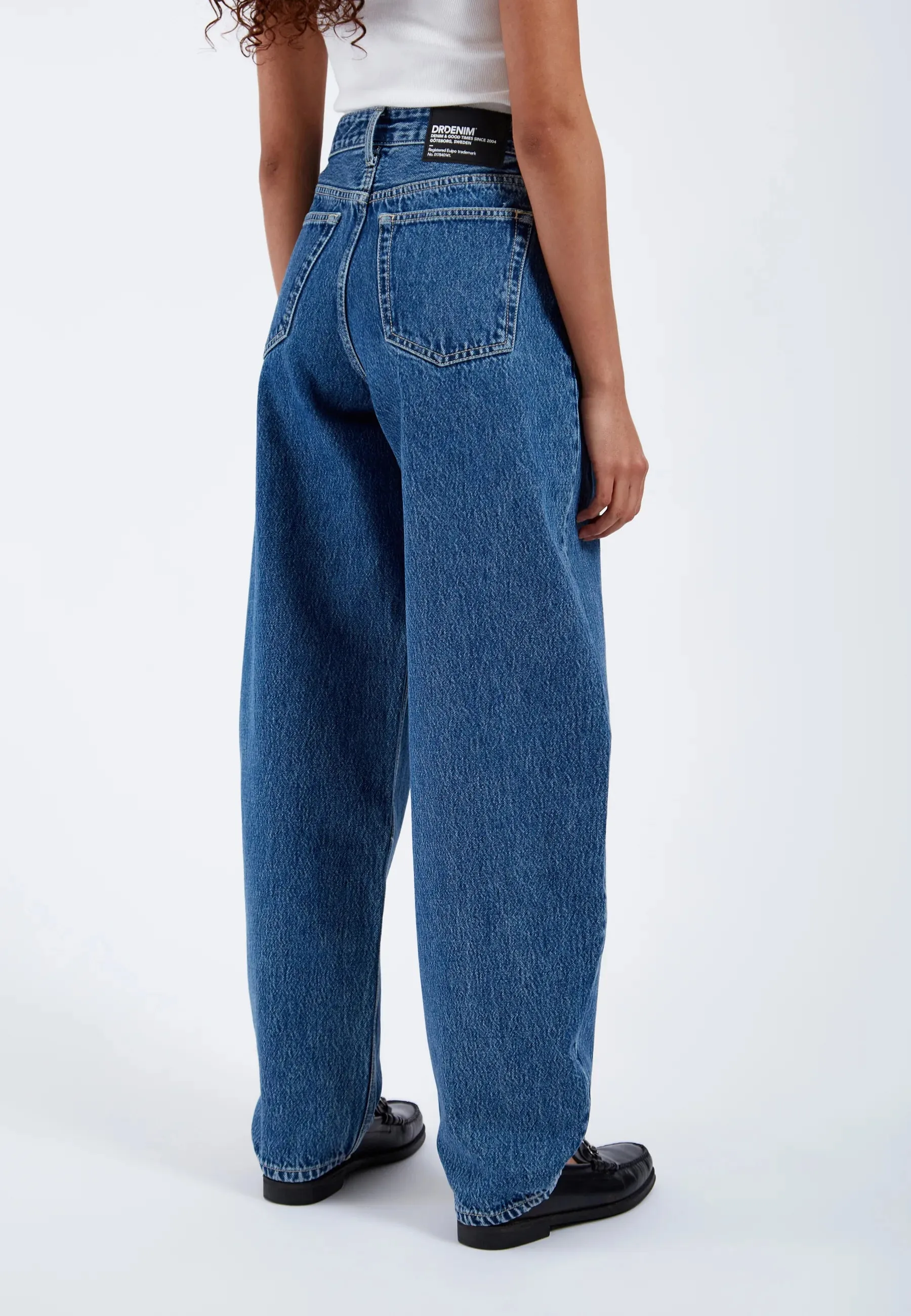 Nanci - Stream Mid Retro sold by Dr. Denim product image thumbnail 4