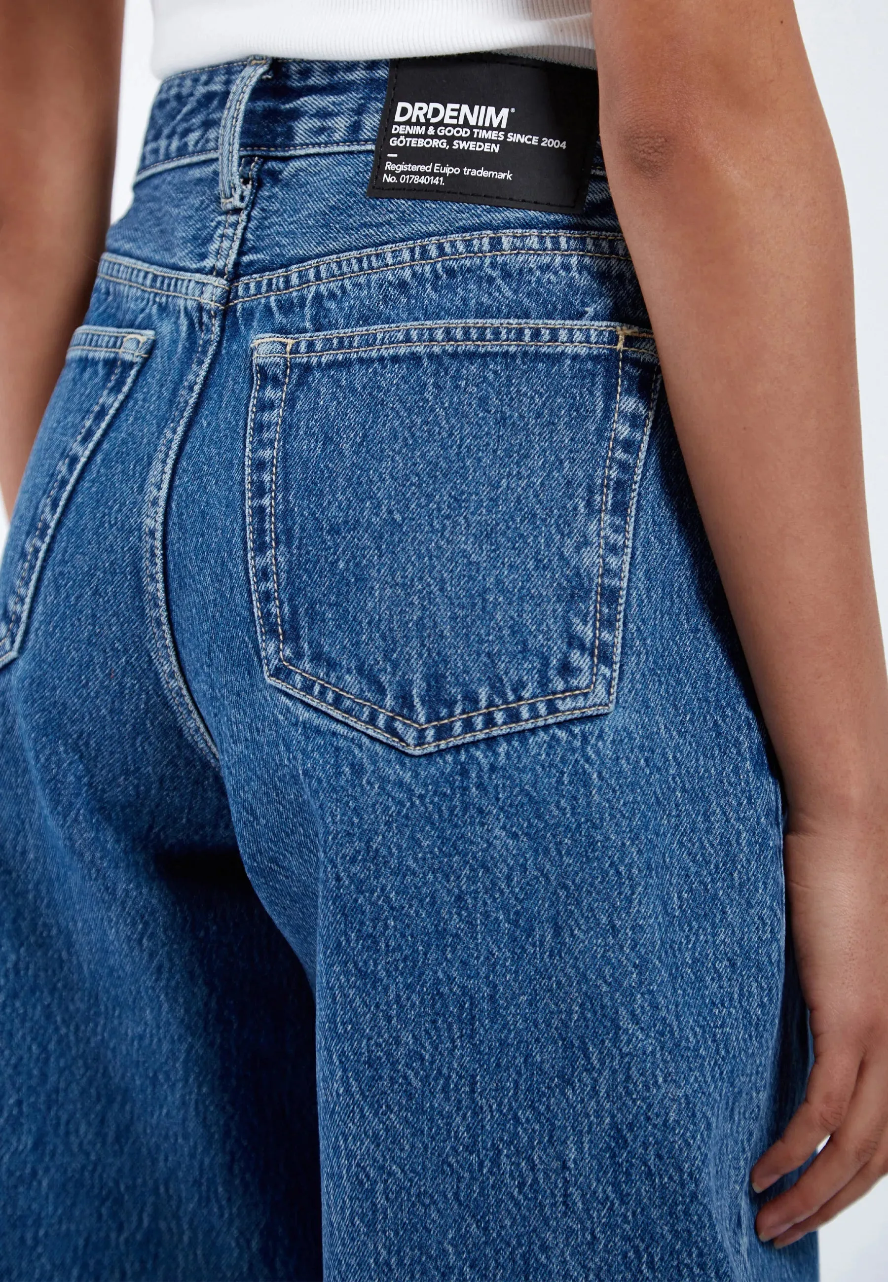 Nanci - Stream Mid Retro sold by Dr. Denim product image thumbnail 5