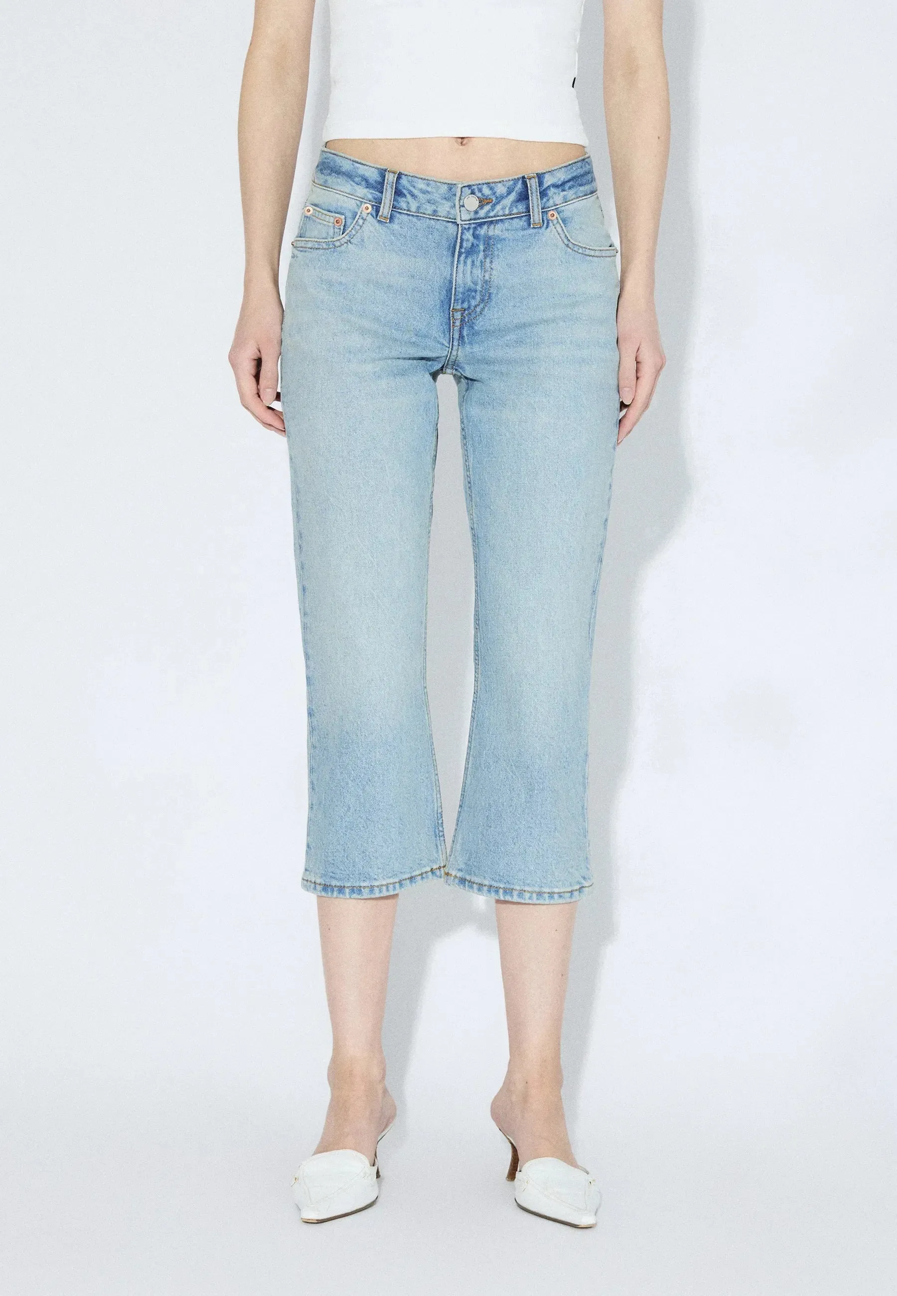 Kaya Low Capri - Bay Light Used Vintage sold by Dr. Denim product image thumbnail 3