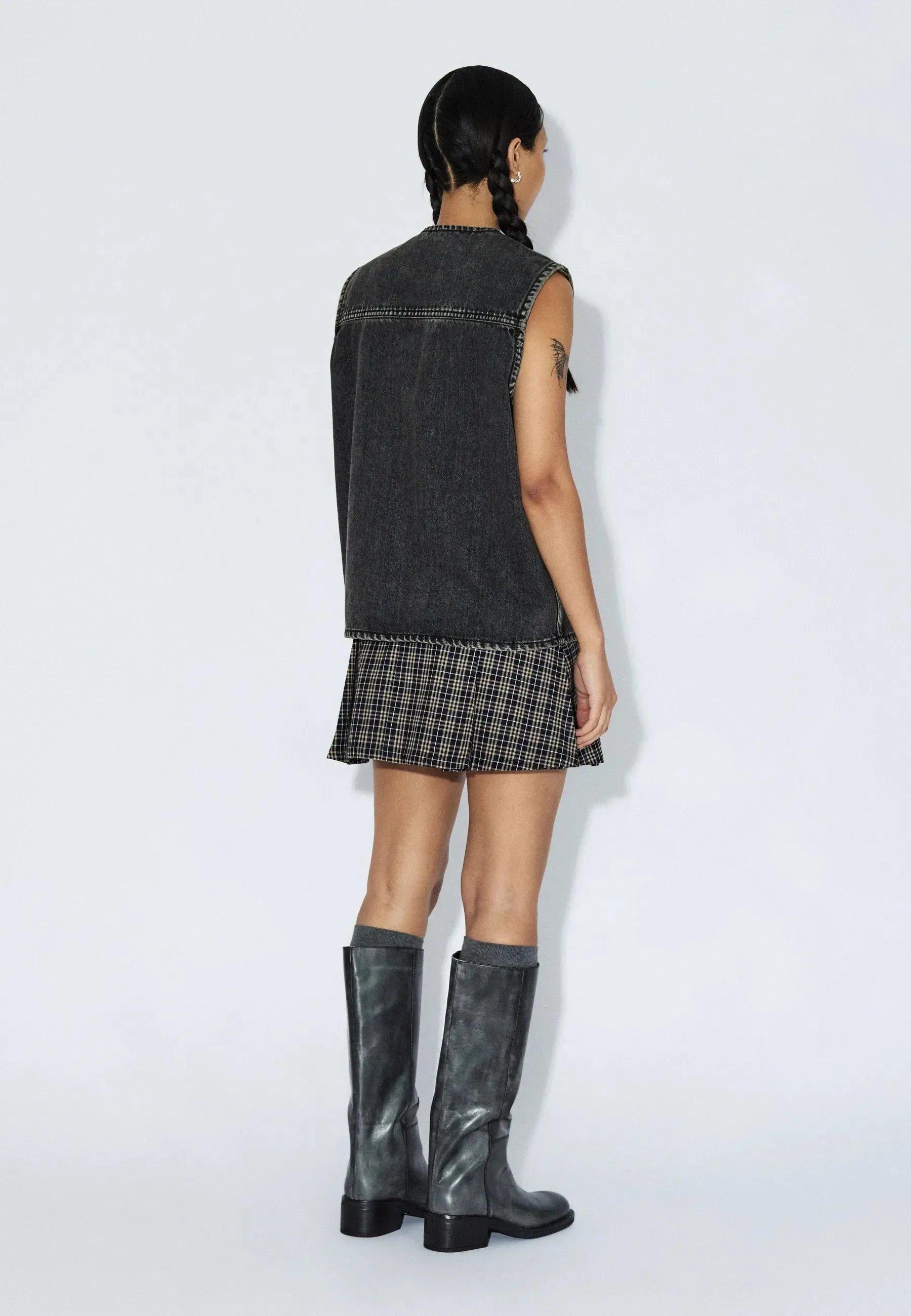 Enver Worker Vest - Aged Black sold by Dr. Denim product image thumbnail 4