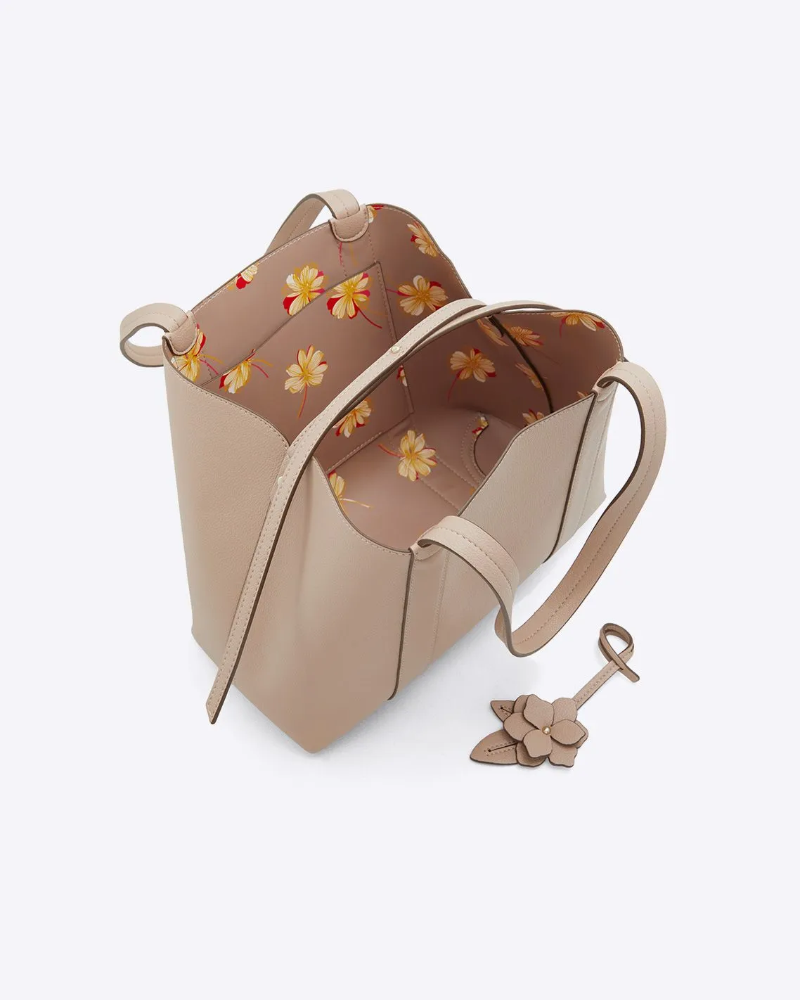 Elle Tote sold by Draper James product image thumbnail 3