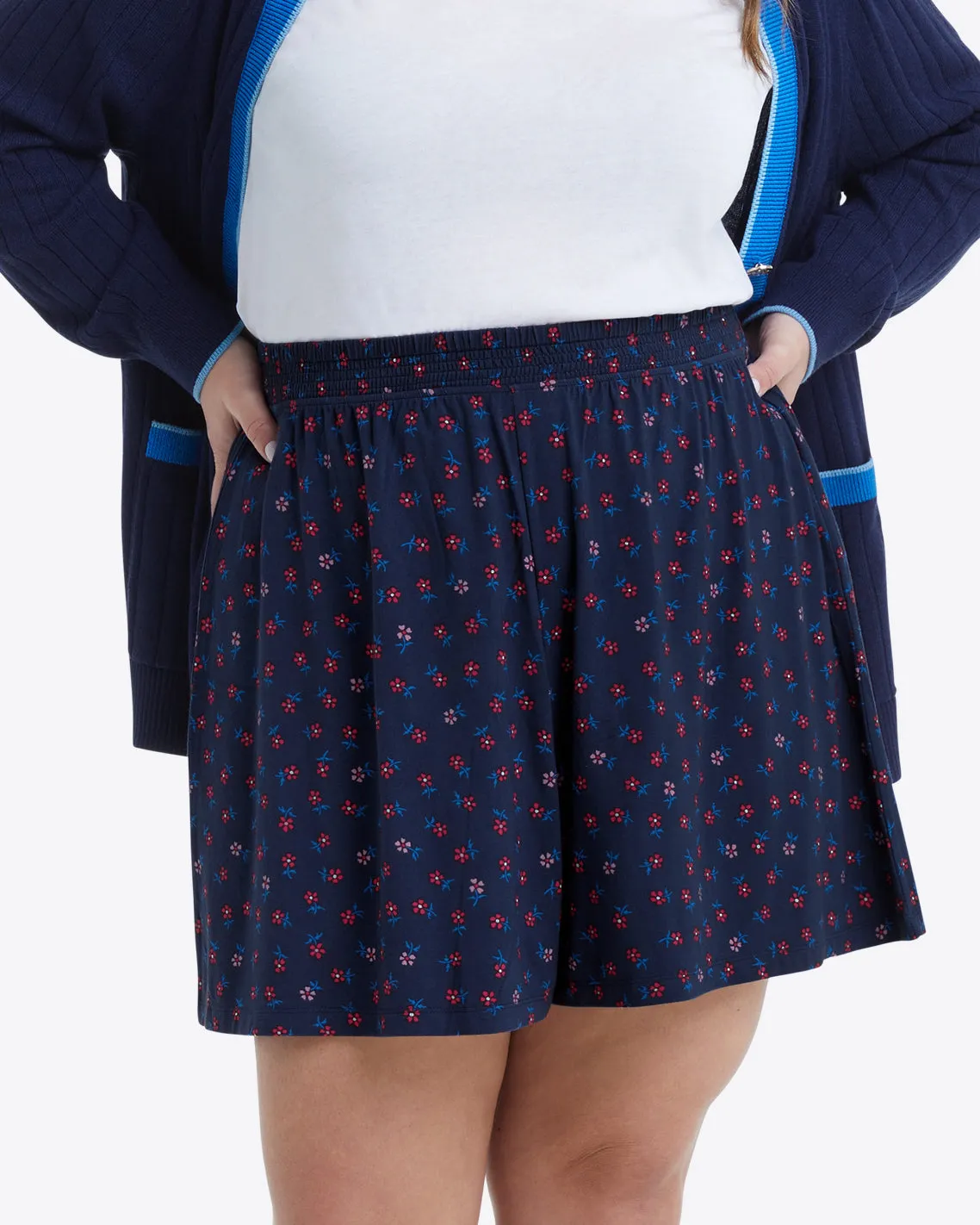 Relaxed Pull On Short in Falling Daisies sold by Draper James product image thumbnail 4