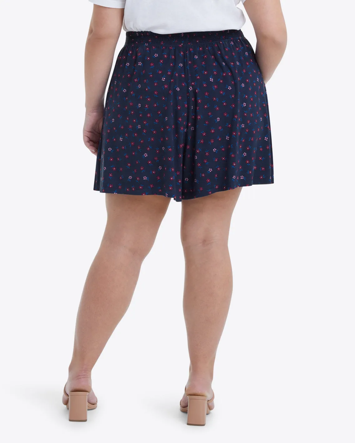 Relaxed Pull On Short in Falling Daisies sold by Draper James product image thumbnail 5