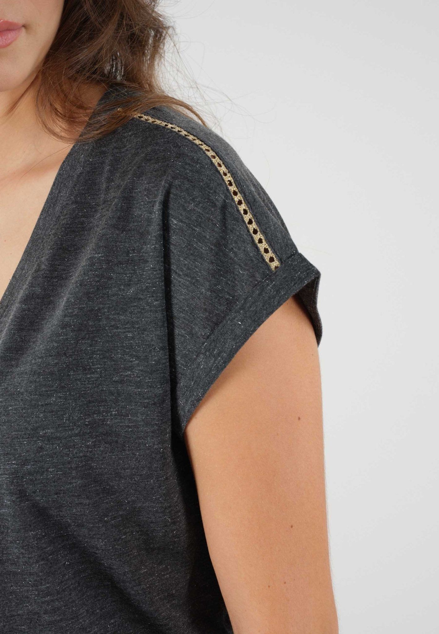 Deeluxe Eyota T-Shirt sold by Dress Barn product image thumbnail 4