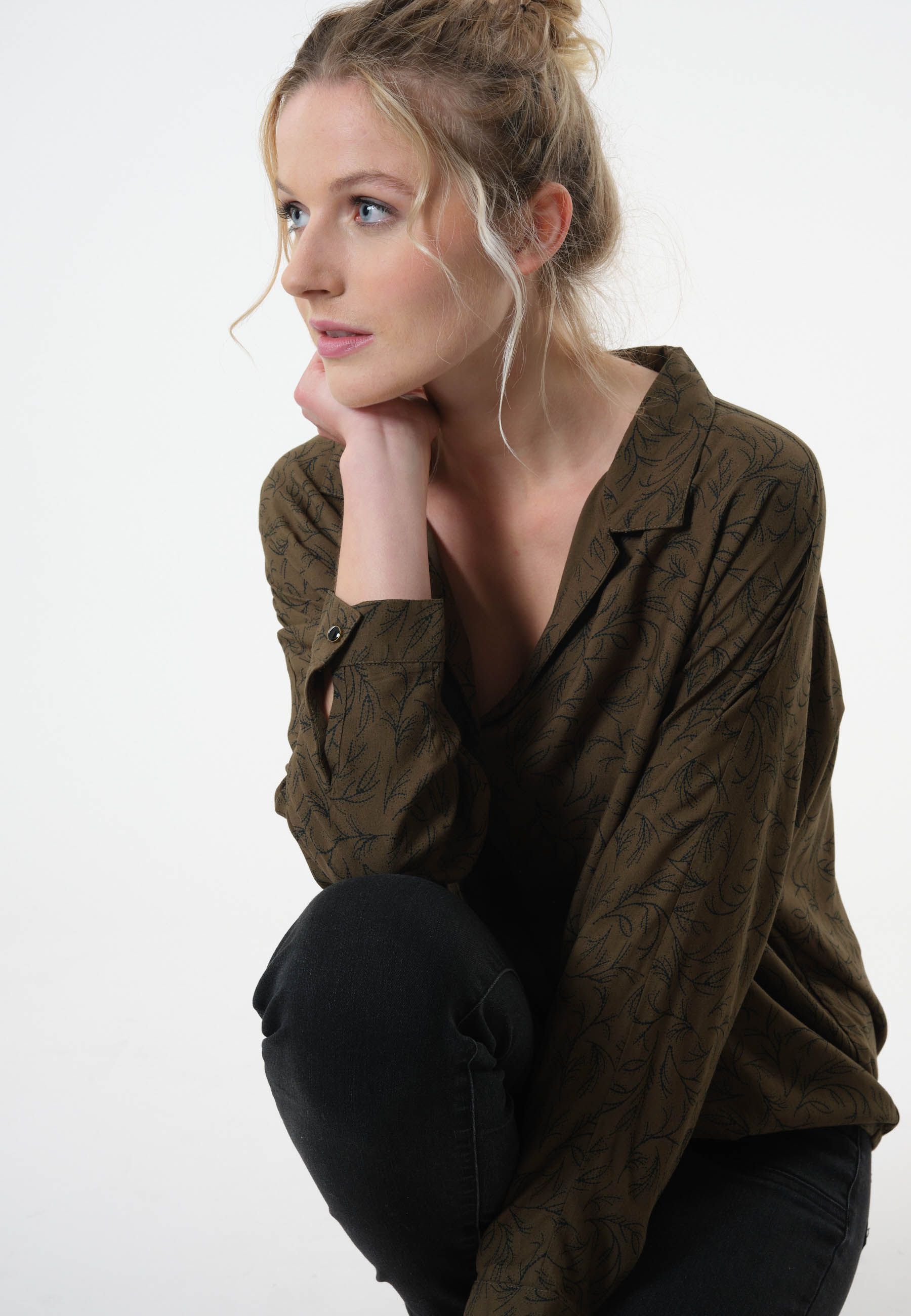 Deeluxe Manon Shirt sold by Dress Barn product image thumbnail 5