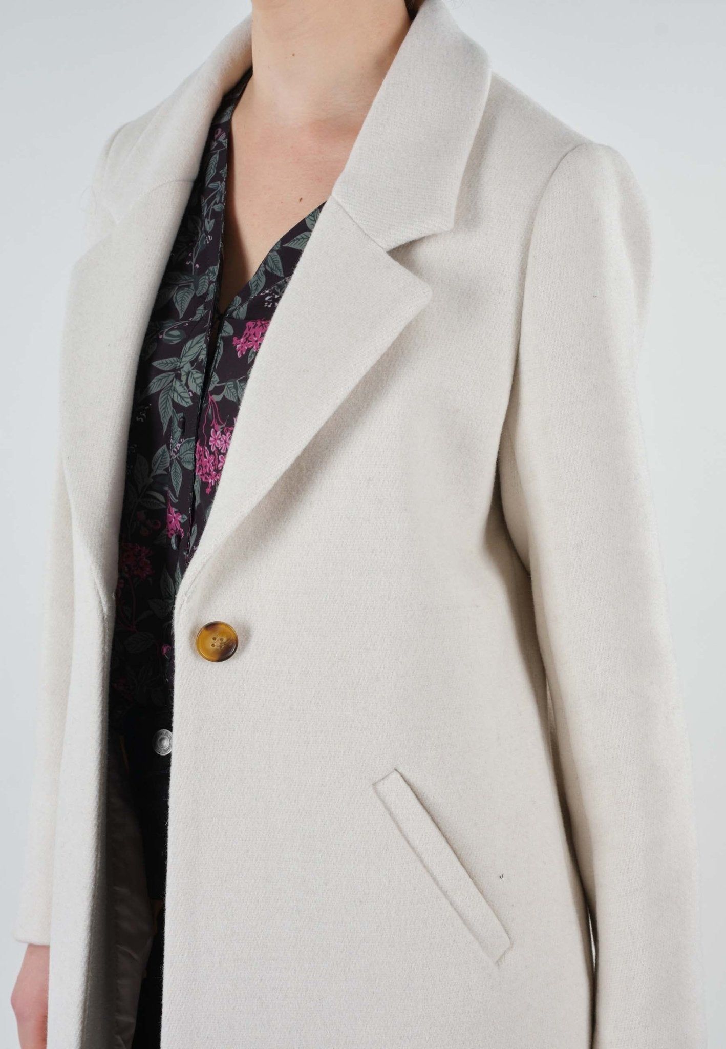 Deeluxe Cassilia Jacket sold by Dress Barn product image thumbnail 3