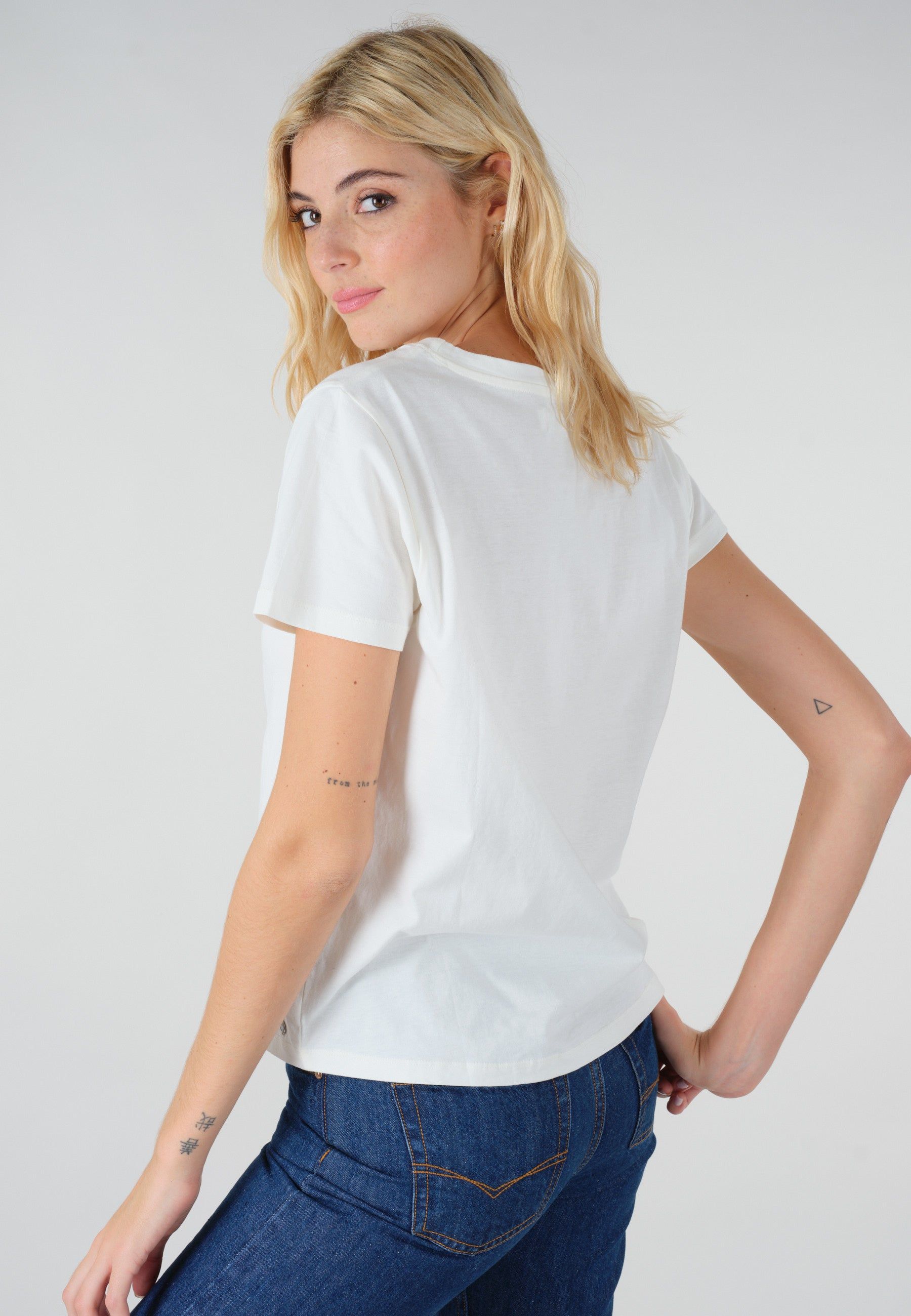 Deeluxe Rouma T-Shirt sold by Dress Barn product image thumbnail 5