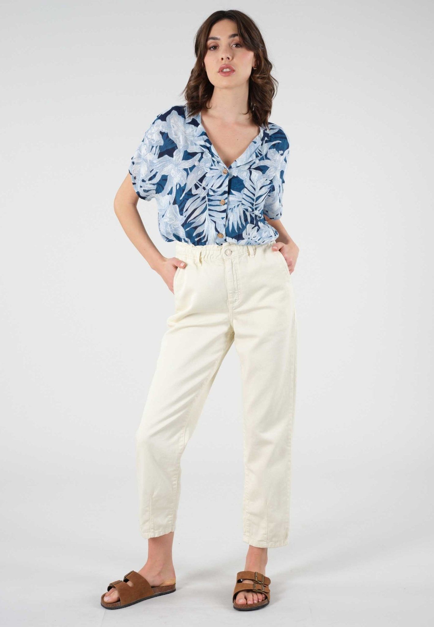 Deeluxe Kellyn Pants sold by Dress Barn product image thumbnail 2