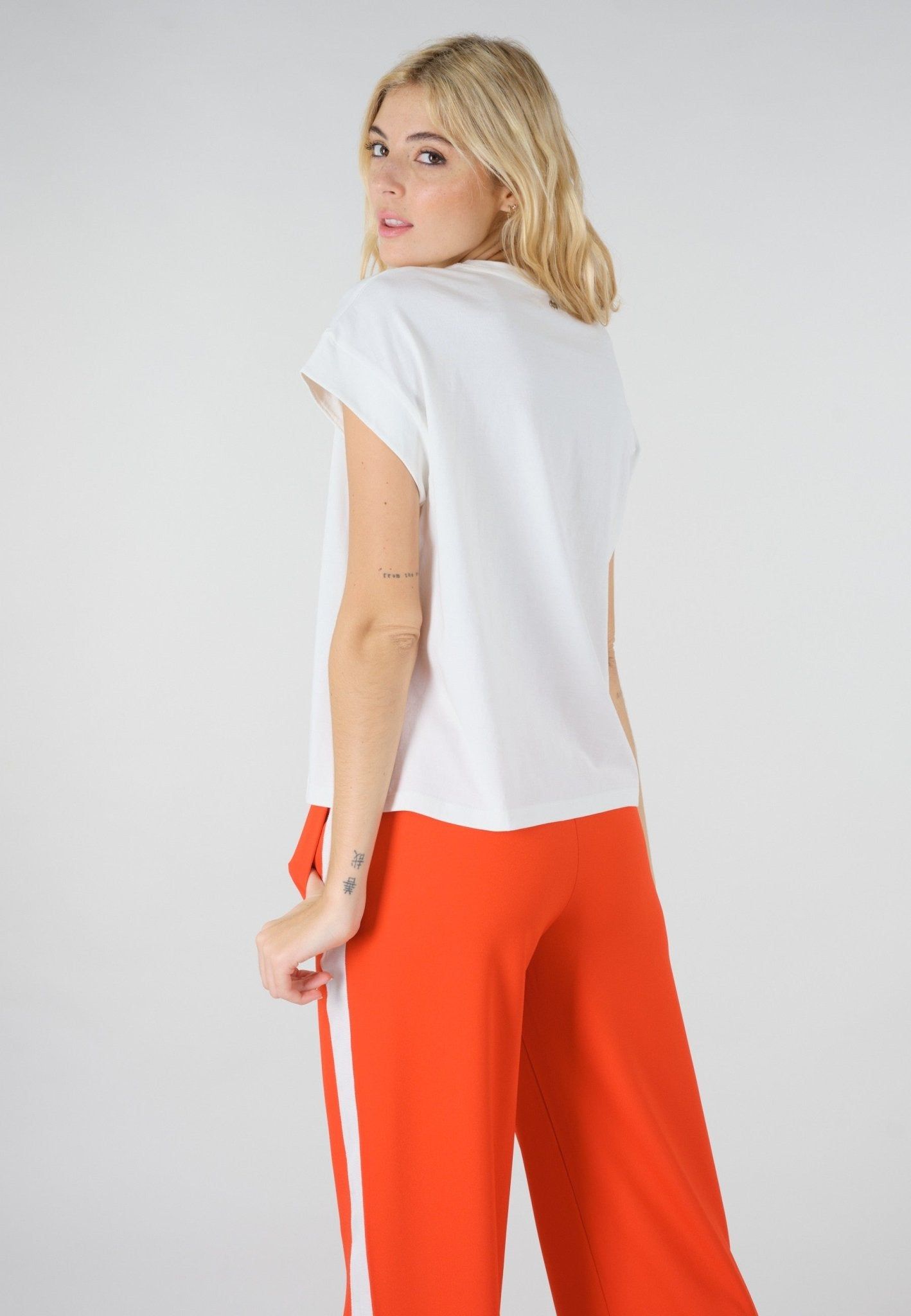 Deeluxe Kora T-Shirt sold by Dress Barn product image thumbnail 5