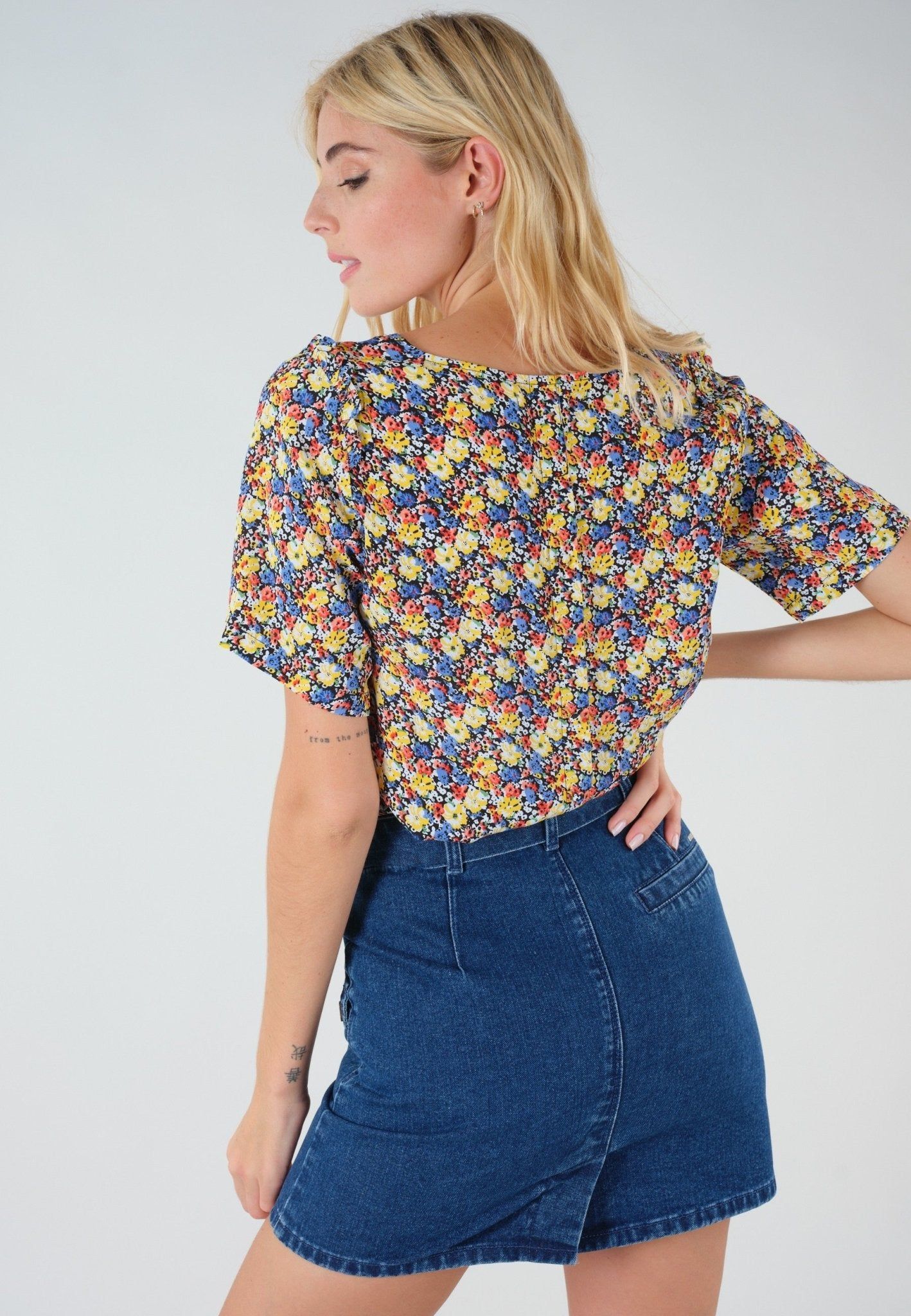 Deeluxe Suzela Blouse sold by Dress Barn product image thumbnail 5