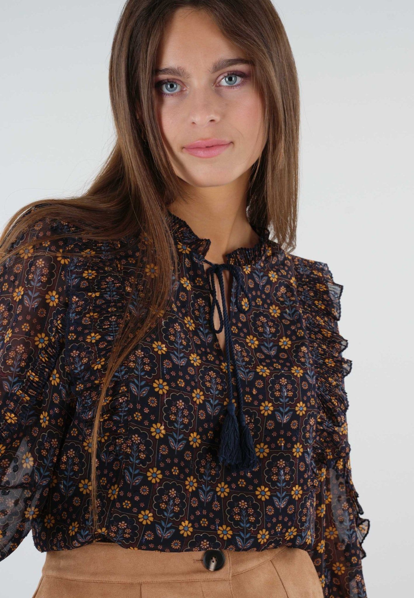 Deeluxe Armilla Shirt sold by Dress Barn product image thumbnail 2