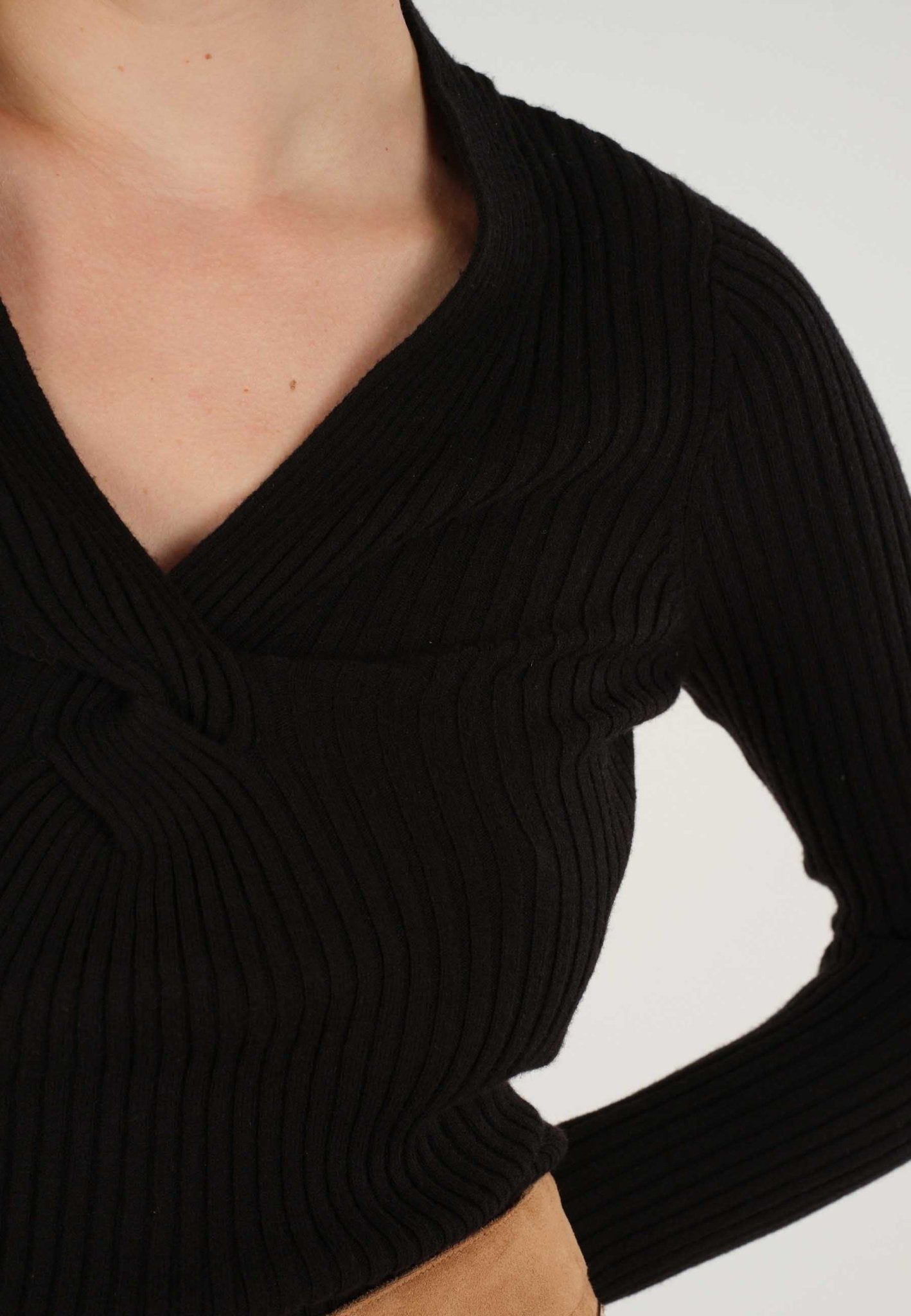 Deeluxe Aliona Fitted Pullover sold by Dress Barn product image thumbnail 4