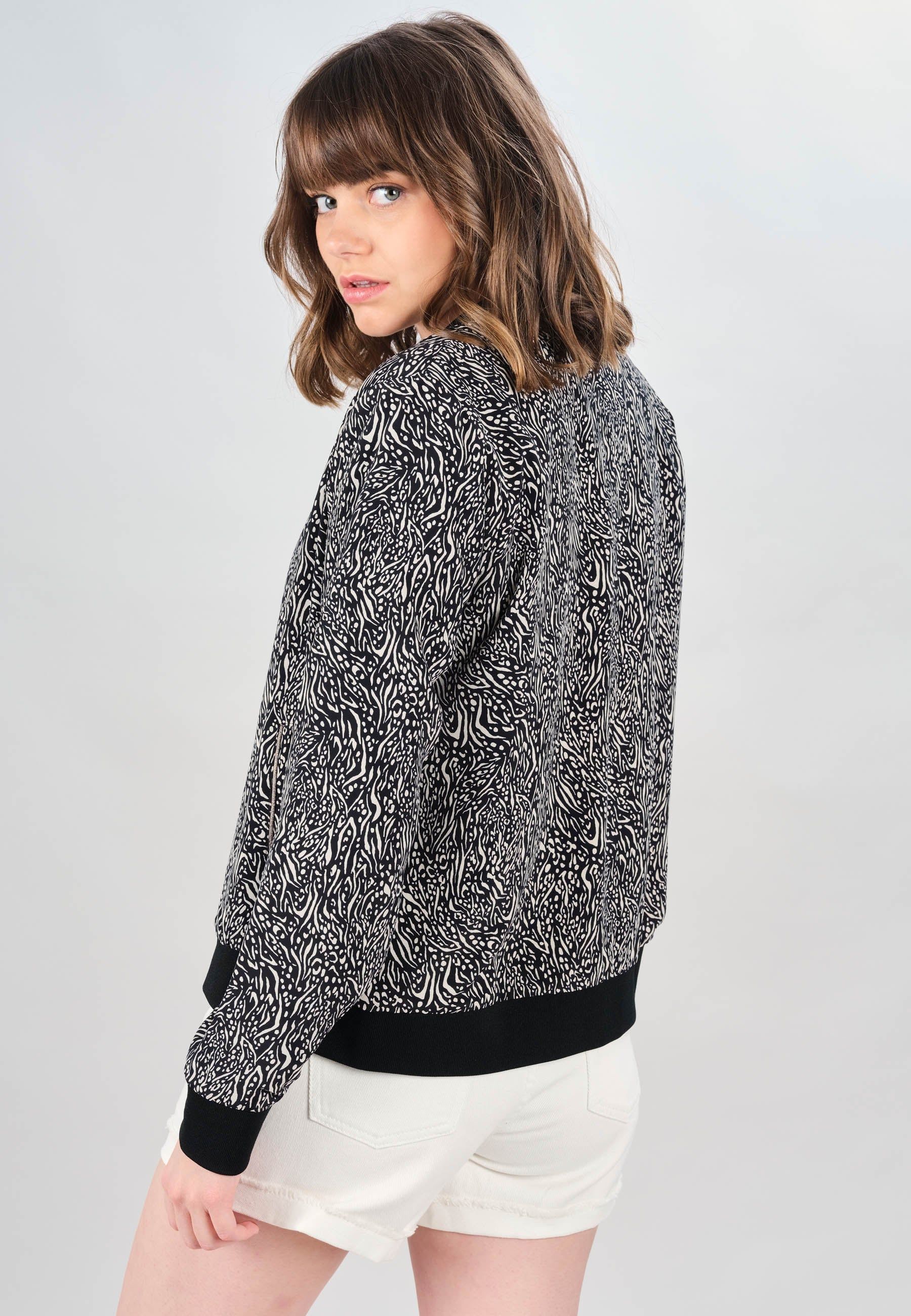 Deeluxe Adeline Fleece sold by Dress Barn product image thumbnail 4