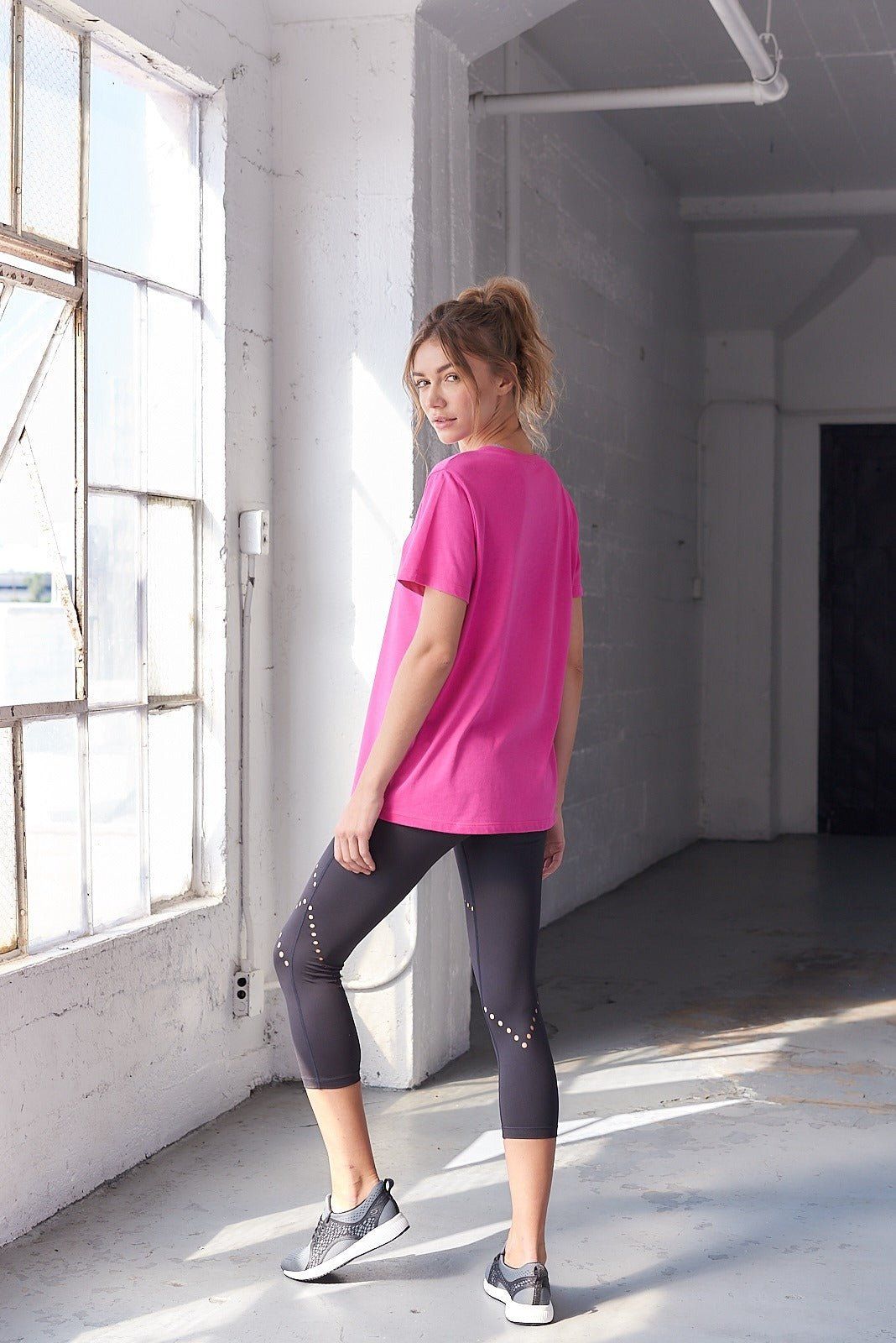 Airstretch Mid-Rise Diamond Laser Cut Capri Leggings sold by Dress Barn product image thumbnail 5