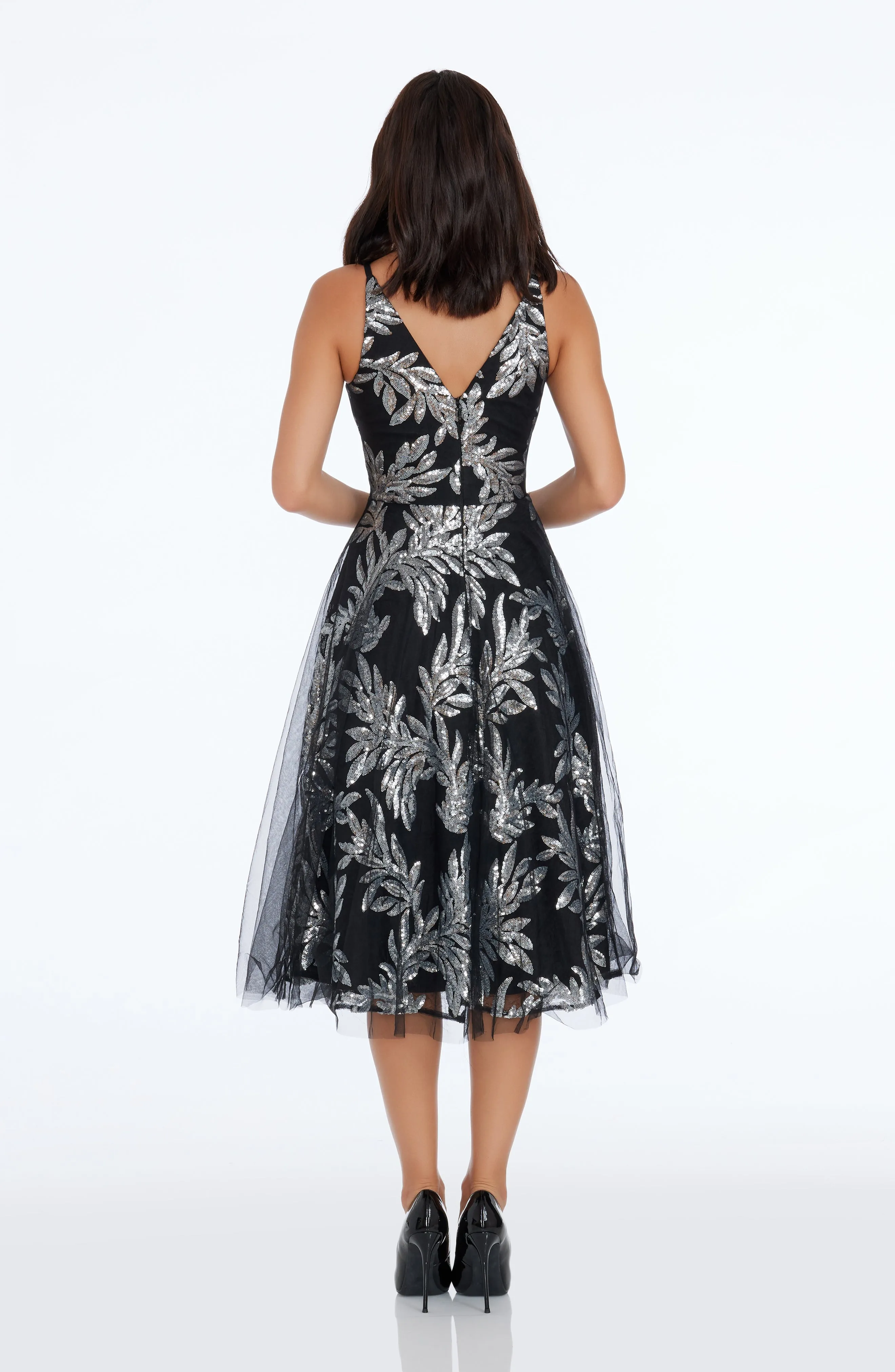 Courtney Dress sold by Dress the Population product image thumbnail 4