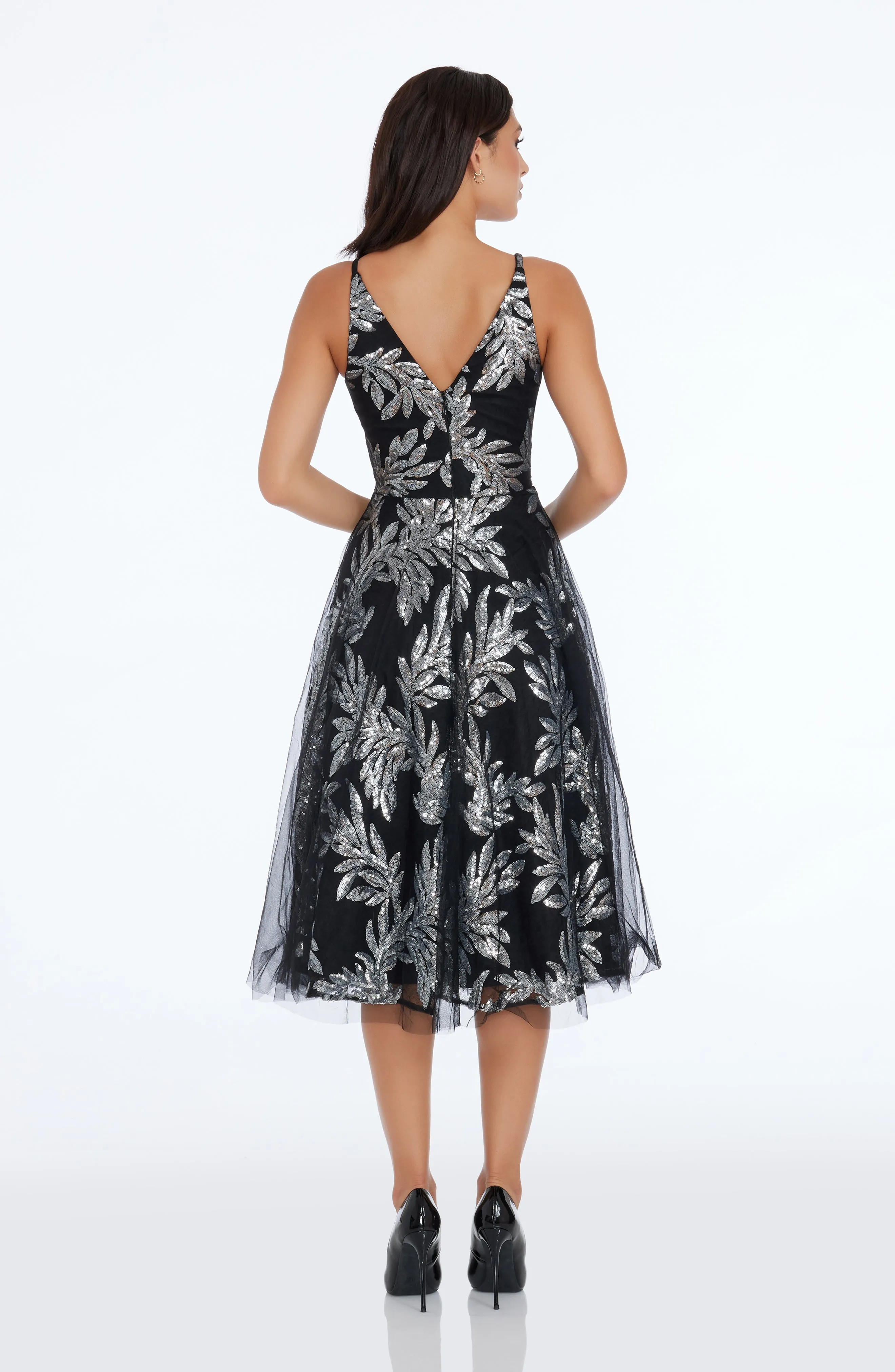 Courtney Dress sold by Dress the Population product image thumbnail 5