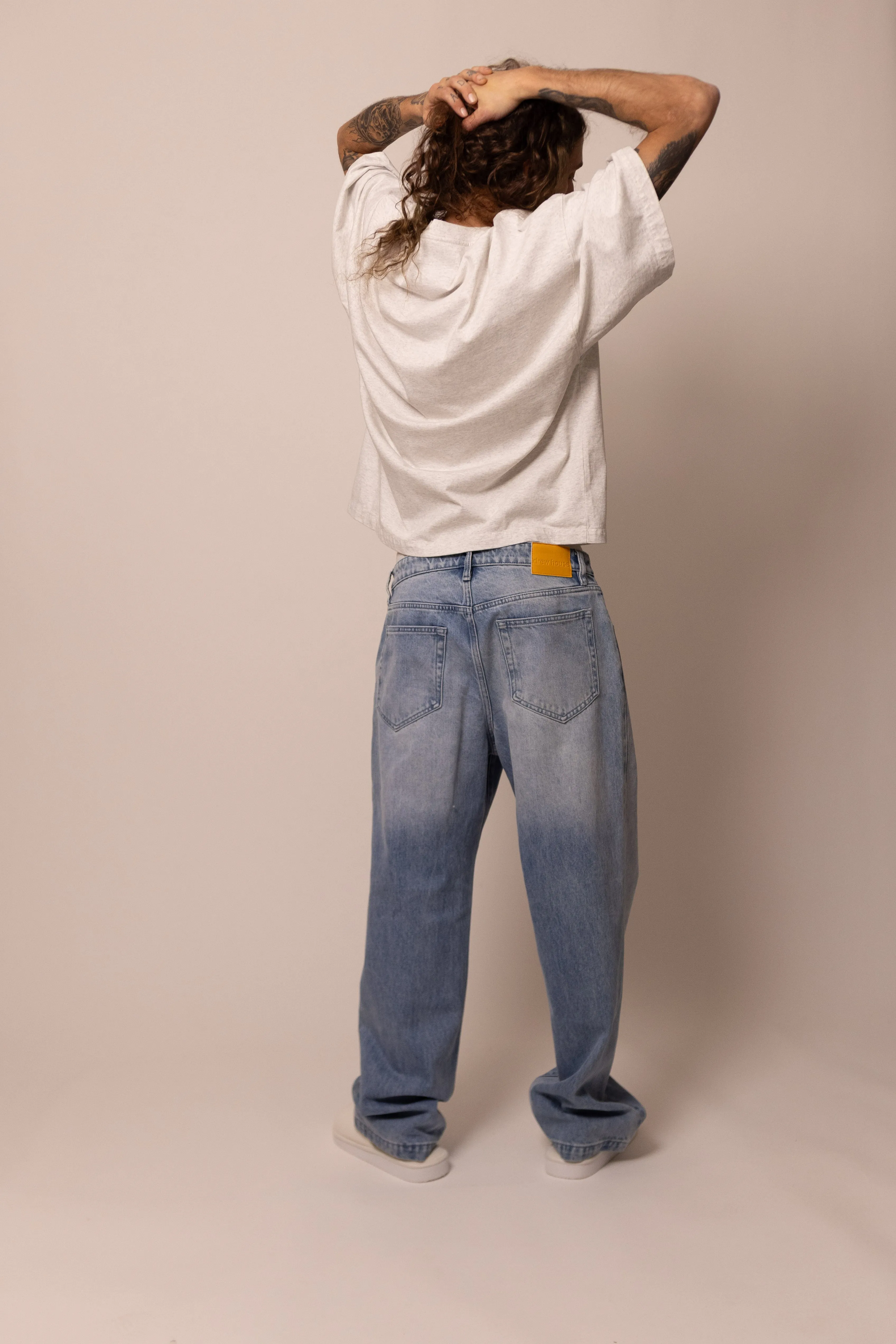 straight leg jean - dawn wash sold by DREW product image thumbnail 3