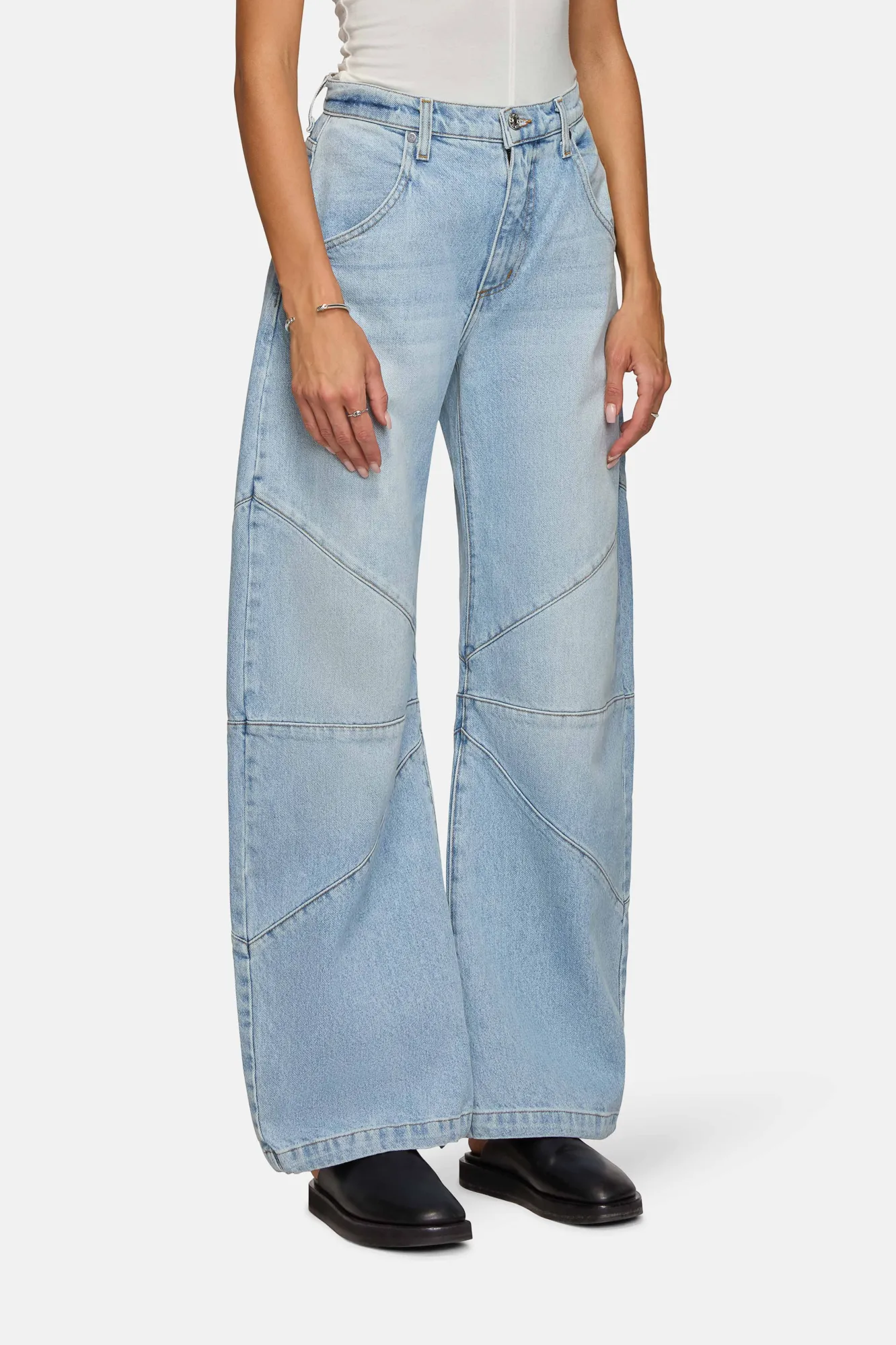 Frederic Barrel Daphne sold by EB Denim product image thumbnail 3