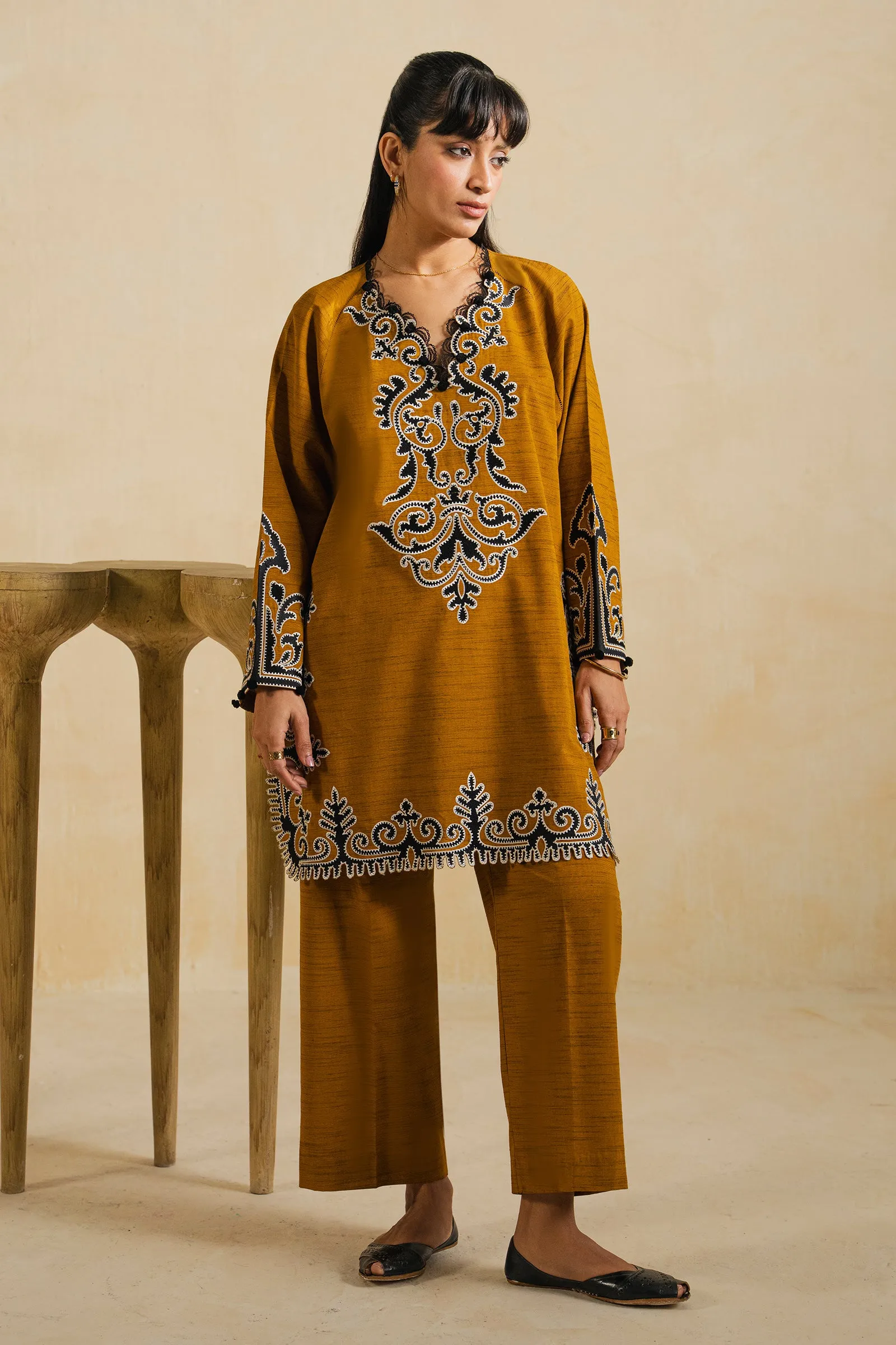 AARIZ (ERW-21580) sold by Elan