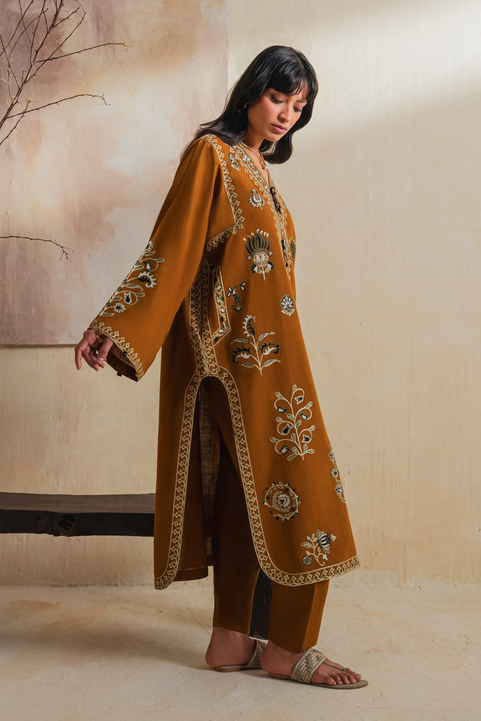 AMAAN (ERW-21575) sold by Elan