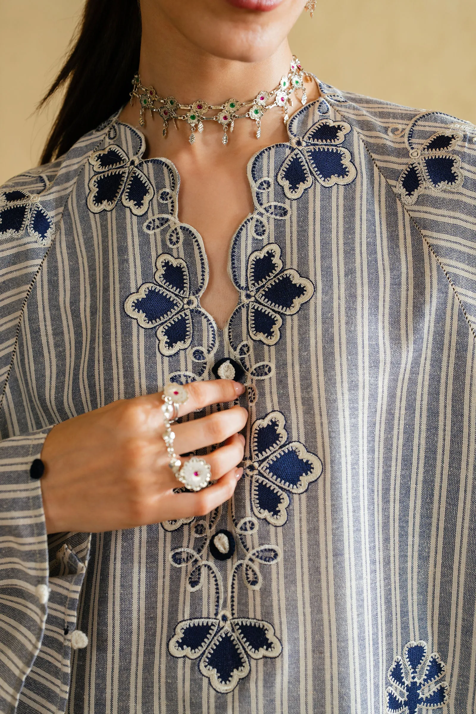 MIRA (ERW-21496) sold by Elan product image thumbnail 2