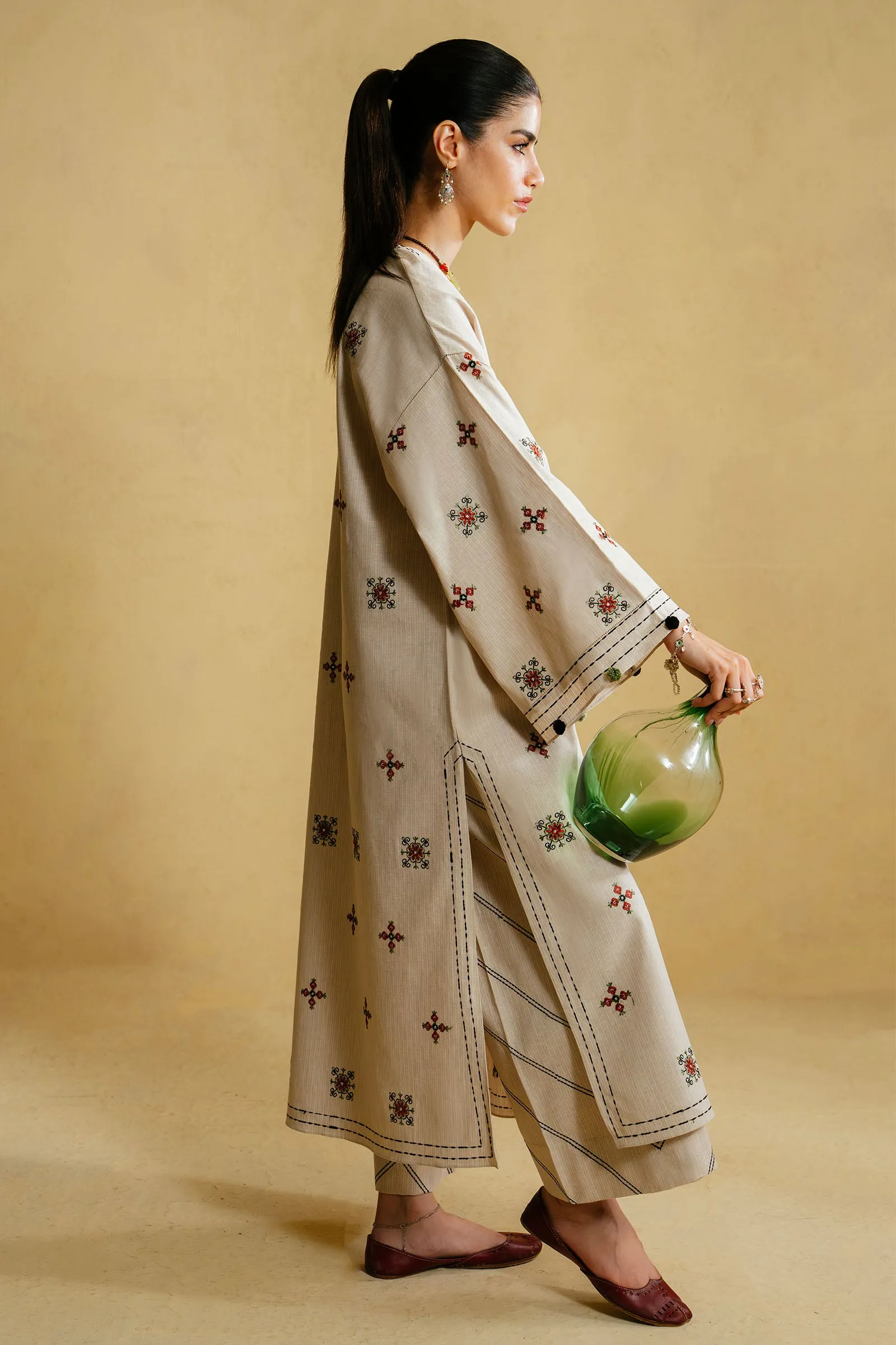 ROYA (ERW-21494) sold by Elan product image thumbnail 5