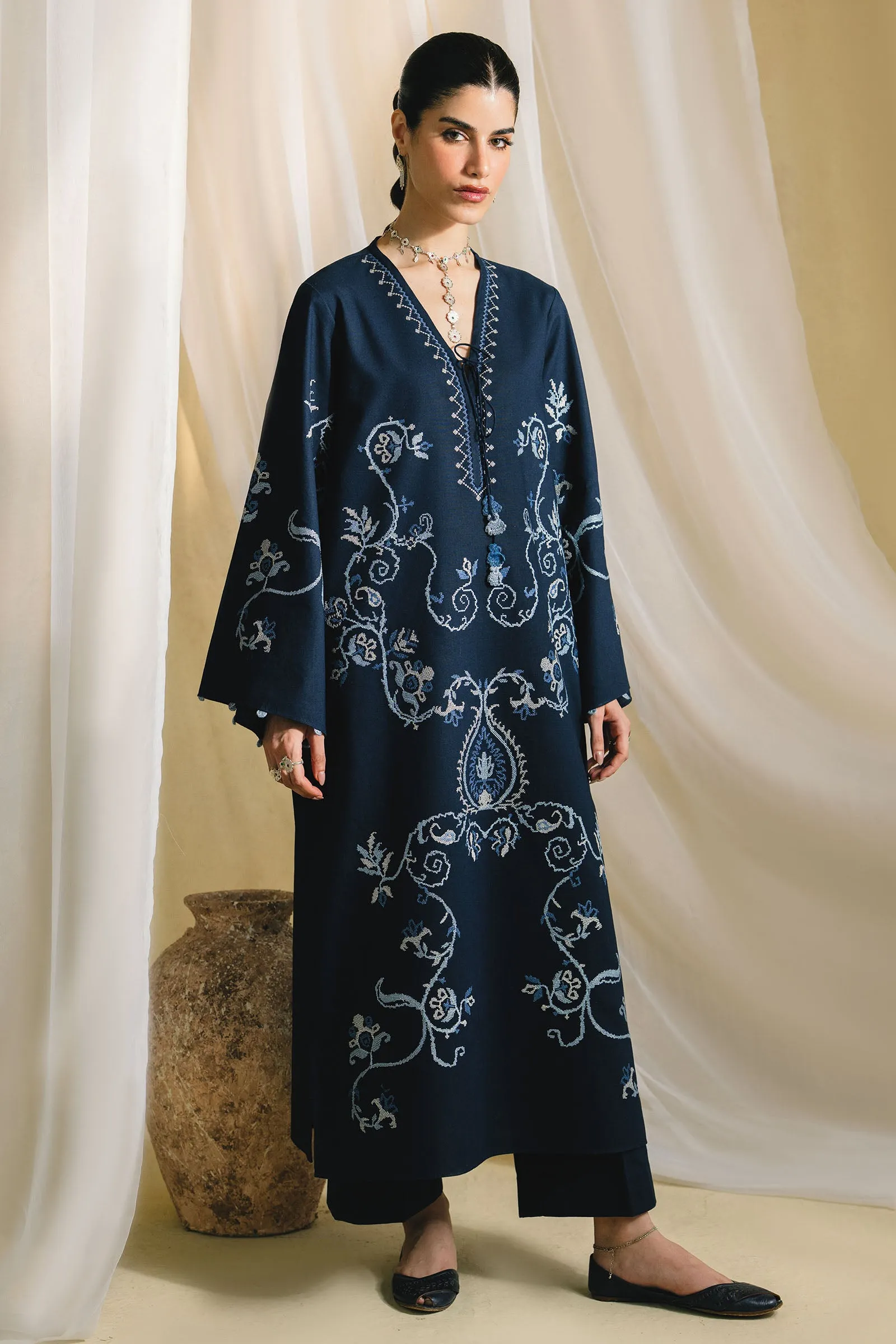 MAHIN (ERW-21499) sold by Elan product image thumbnail 3