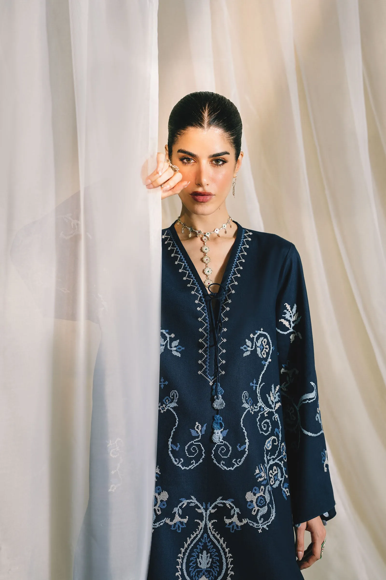 MAHIN (ERW-21499) sold by Elan product image thumbnail 2