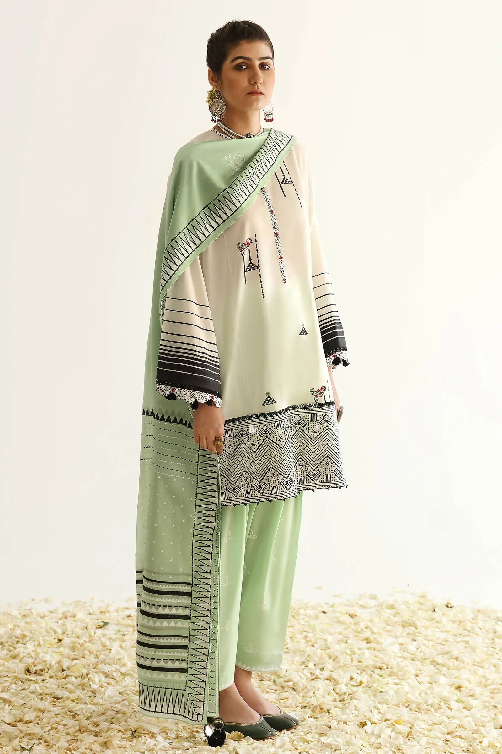PARISA (EVI-20785) sold by Elan product image thumbnail 2