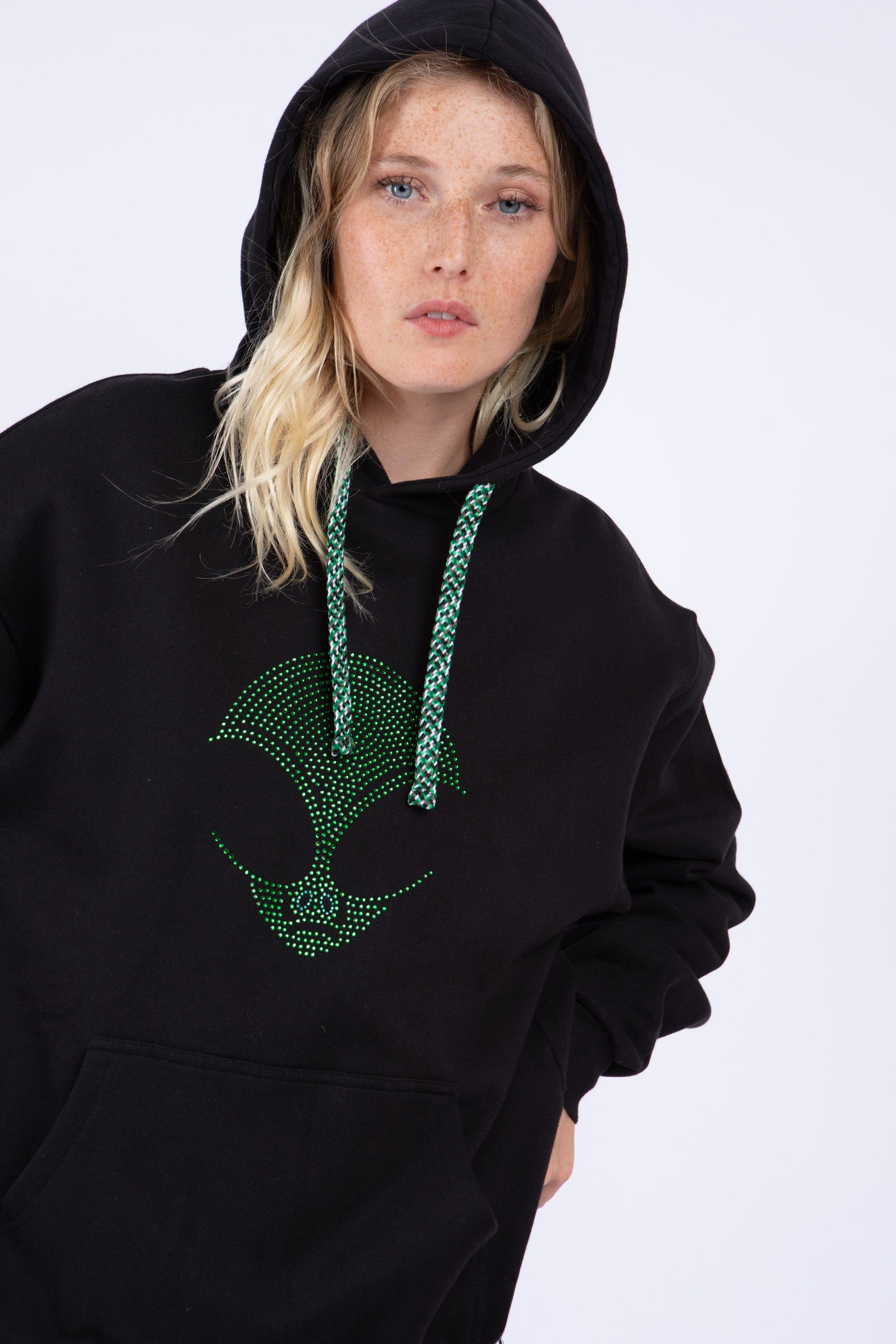 Dacard blk sold by Eleven Paris