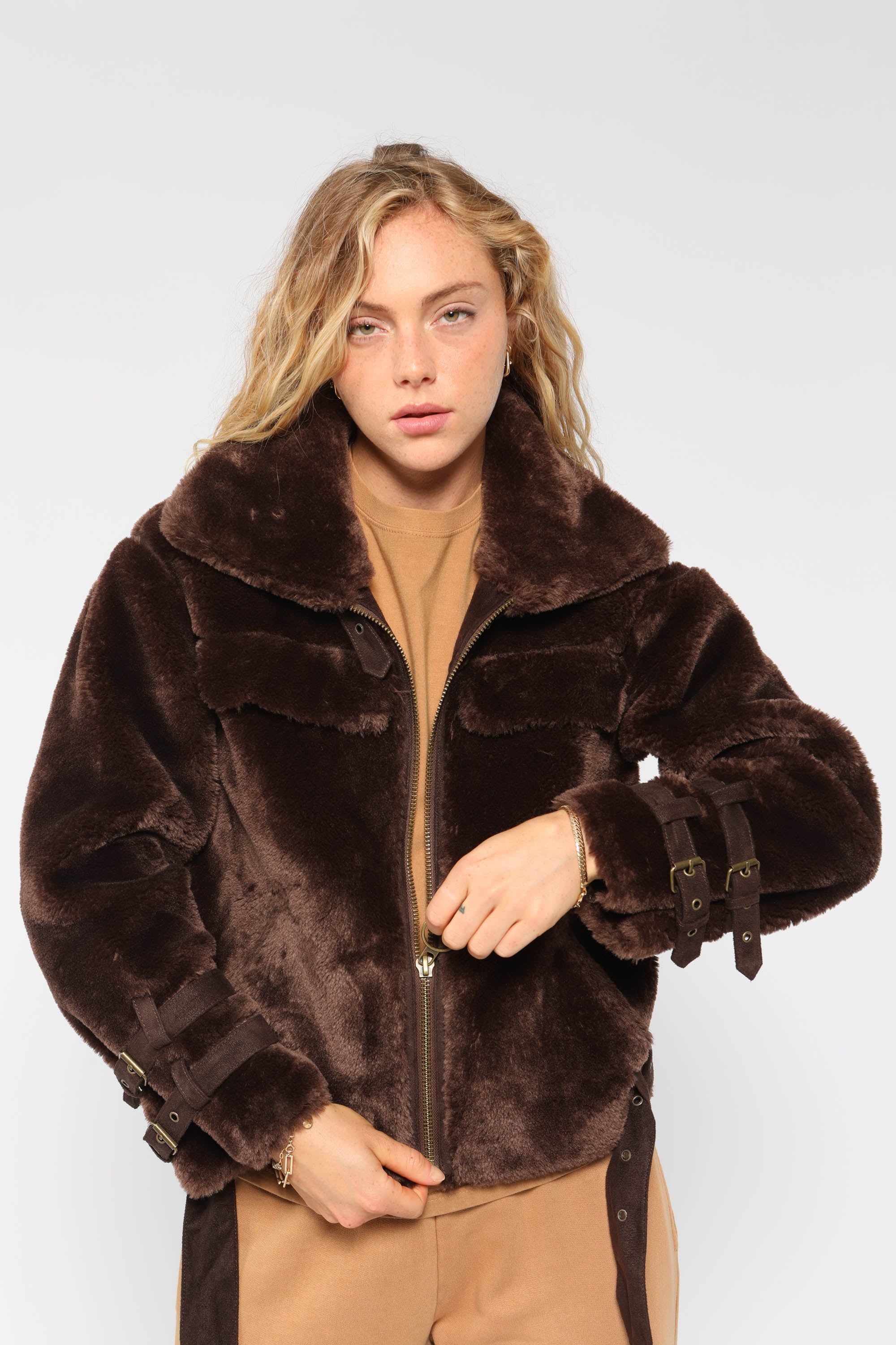 Ethais brown sold by Eleven Paris