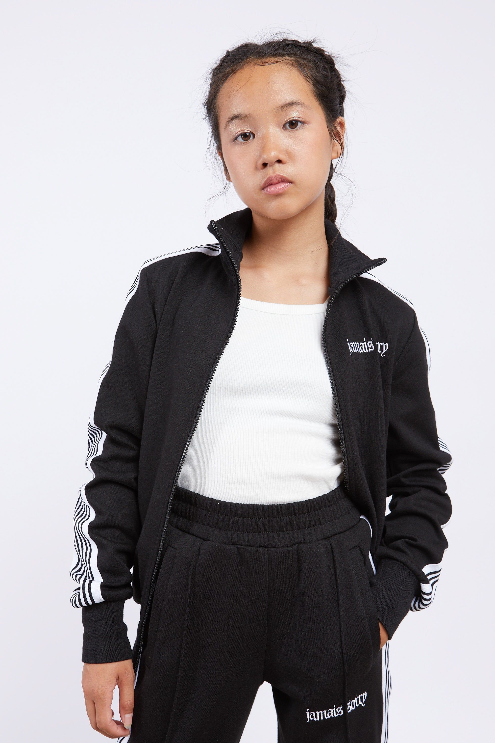 Daux wht sold by Eleven Paris