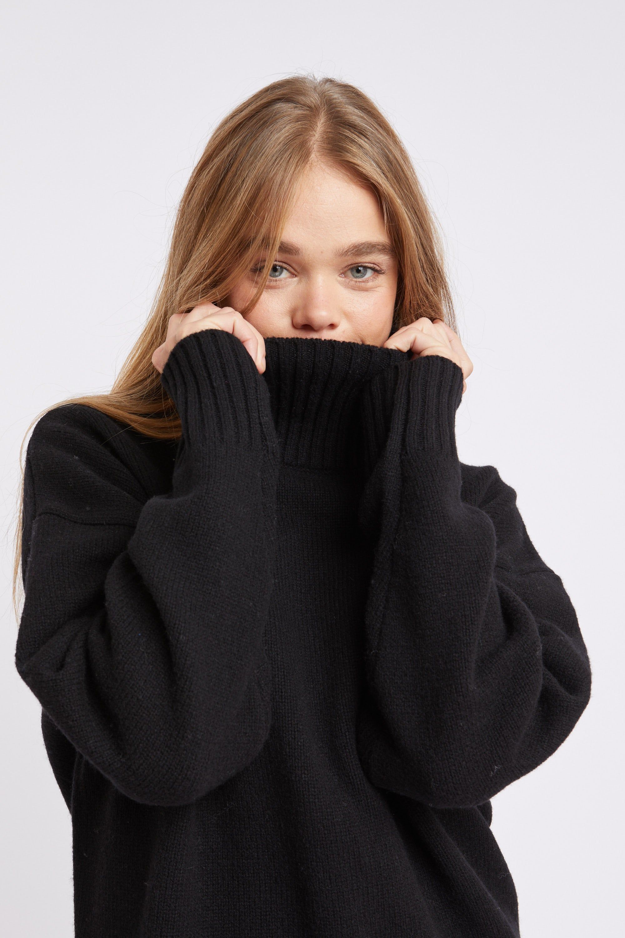 Macao Noir sold by Eleven Paris product image thumbnail 5