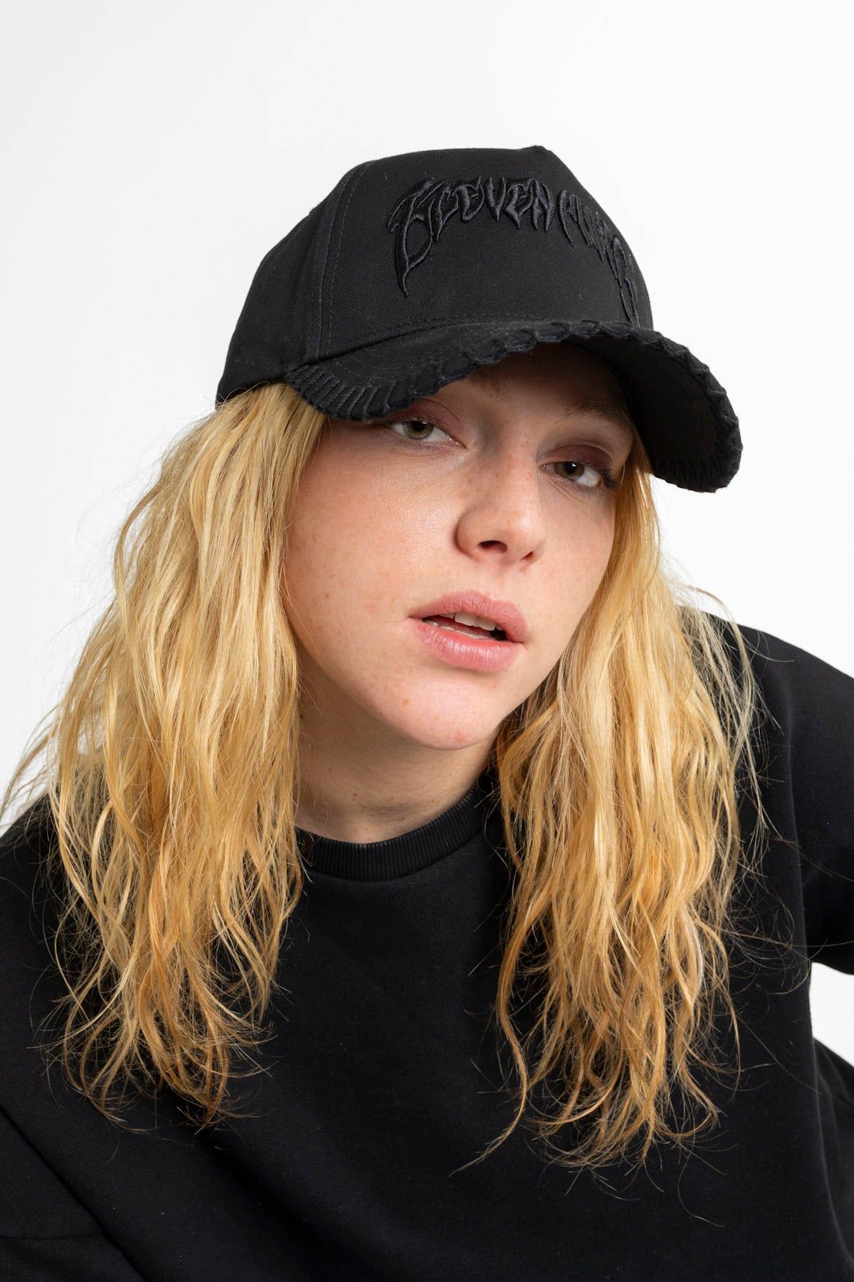 Linoy Black sold by Eleven Paris product image thumbnail 2