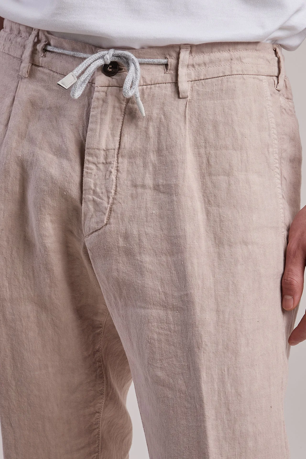 Men's Slim Fit Garment-Dyed Linen Jogger Trousers | Eleventy sold by Eleventy product image thumbnail 4