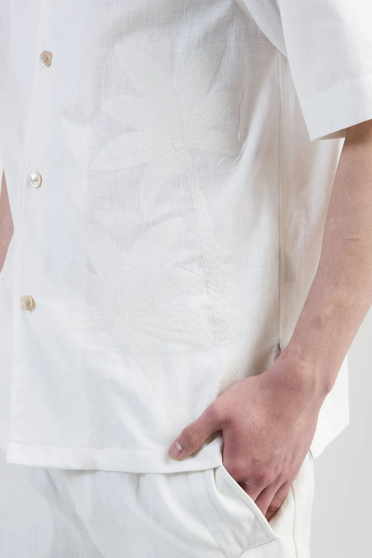 Embroidered Cotton Shirt with Bowling Collar | Eleventy sold by Eleventy product image thumbnail 4