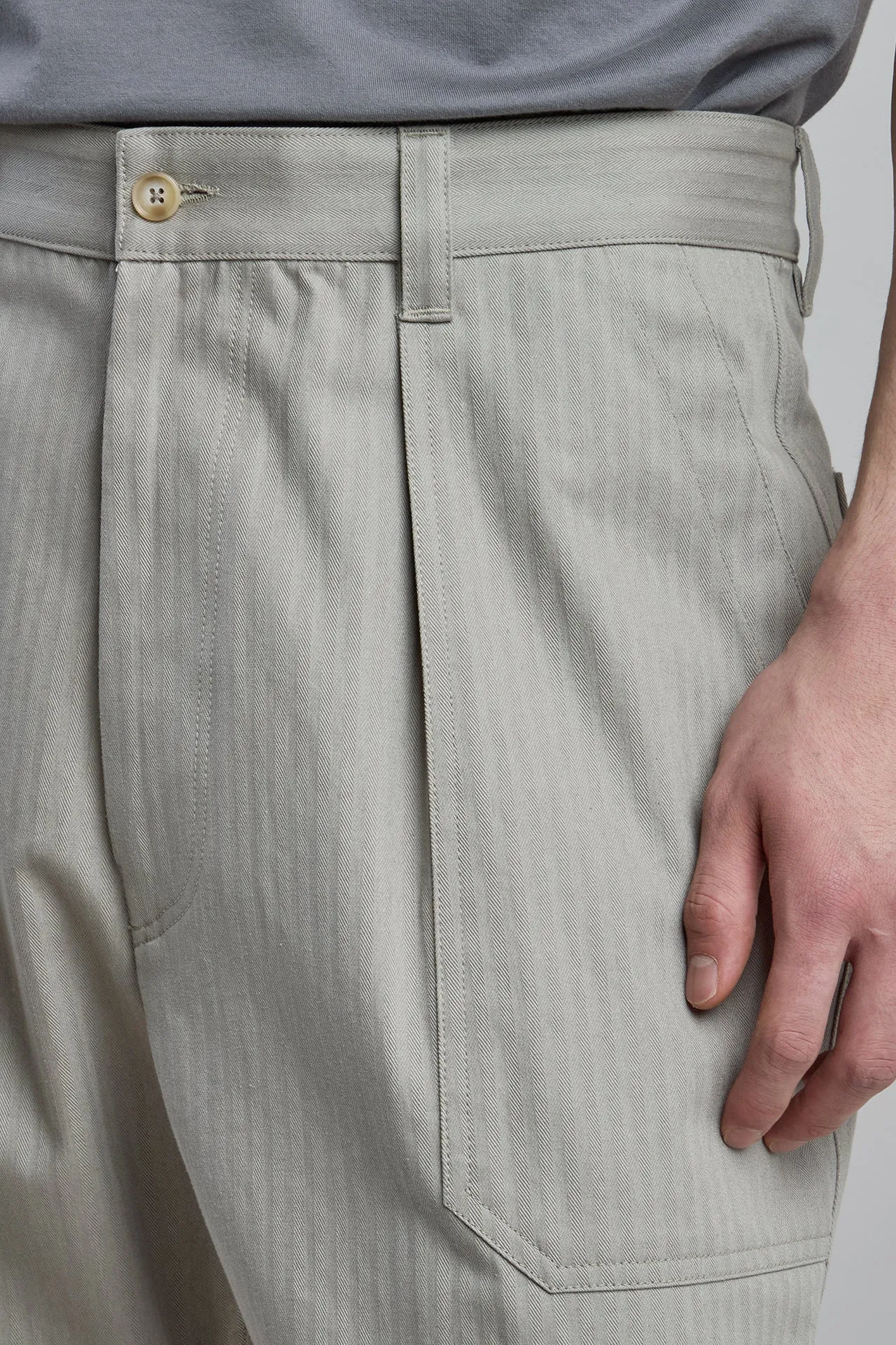 Men's Relaxed Fit Cotton Fatigue Trousers with Pleats | Eleventy sold by Eleventy product image thumbnail 4
