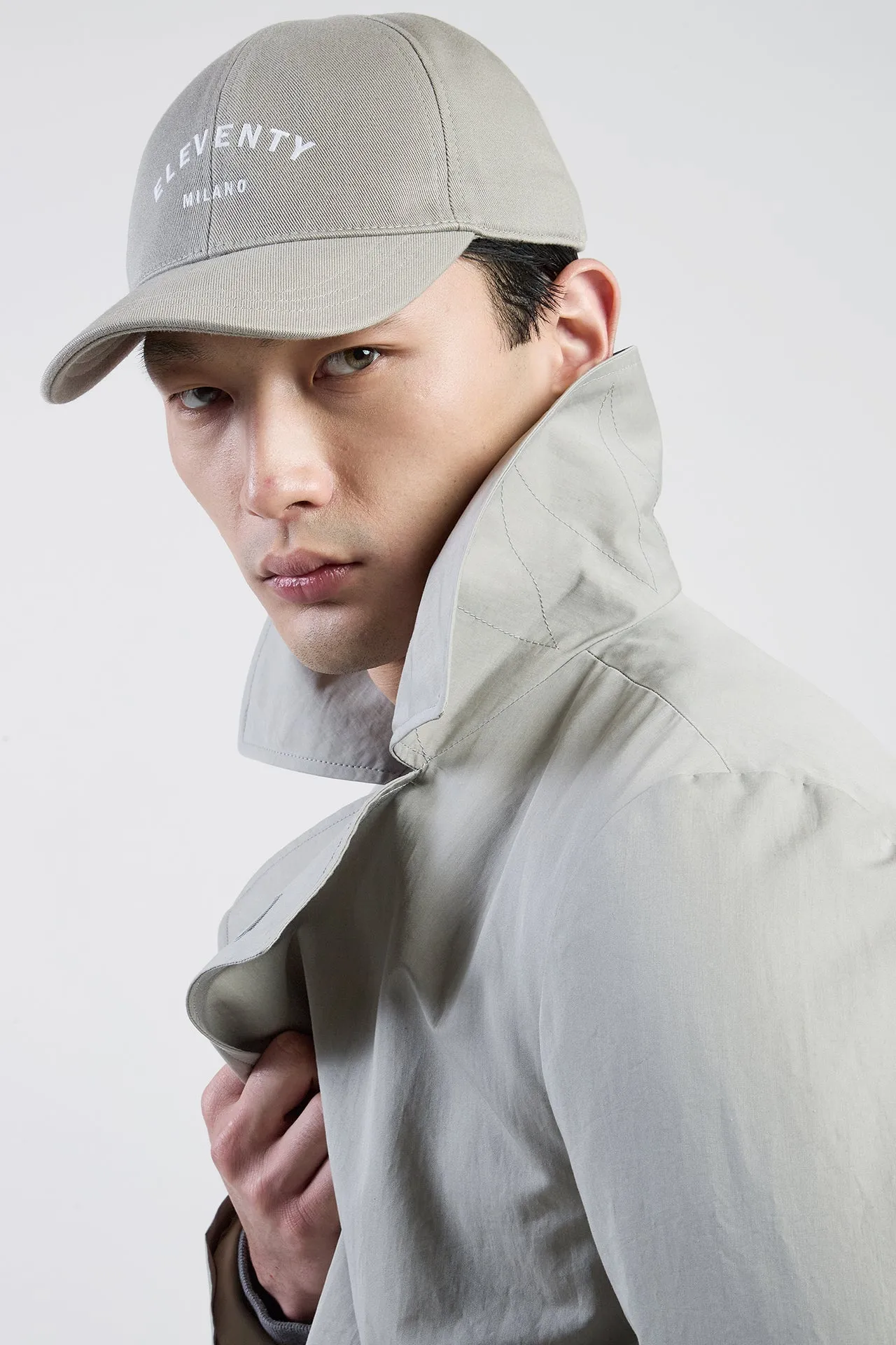 Double-Breasted Cotton and Silk Trench Coat with Belt | Eleventy sold by Eleventy product image thumbnail 4