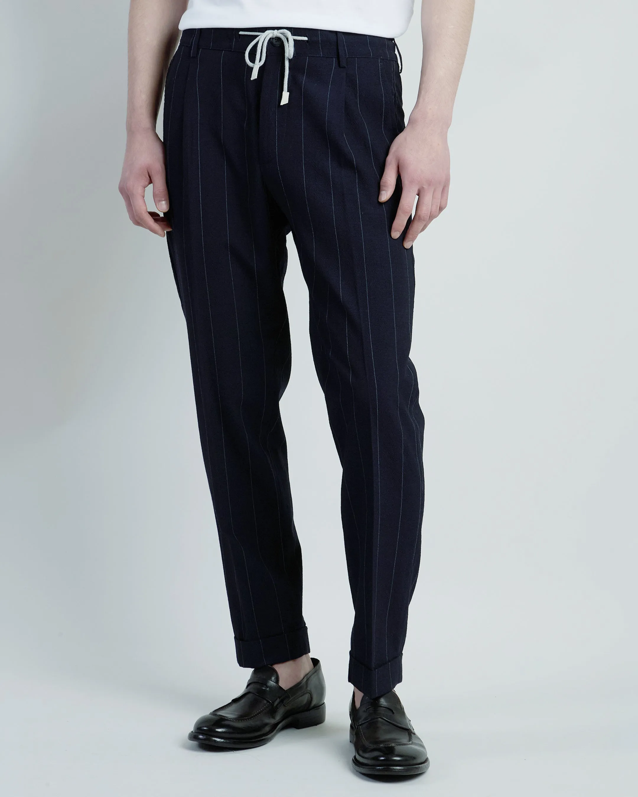Men's Stretch Wool Jogger Trousers with Pleats | Eleventy sold by Eleventy product image thumbnail 2