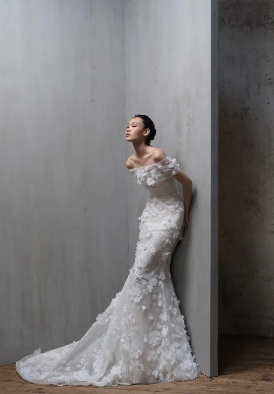 LOOK 1 sold by Elie Saab