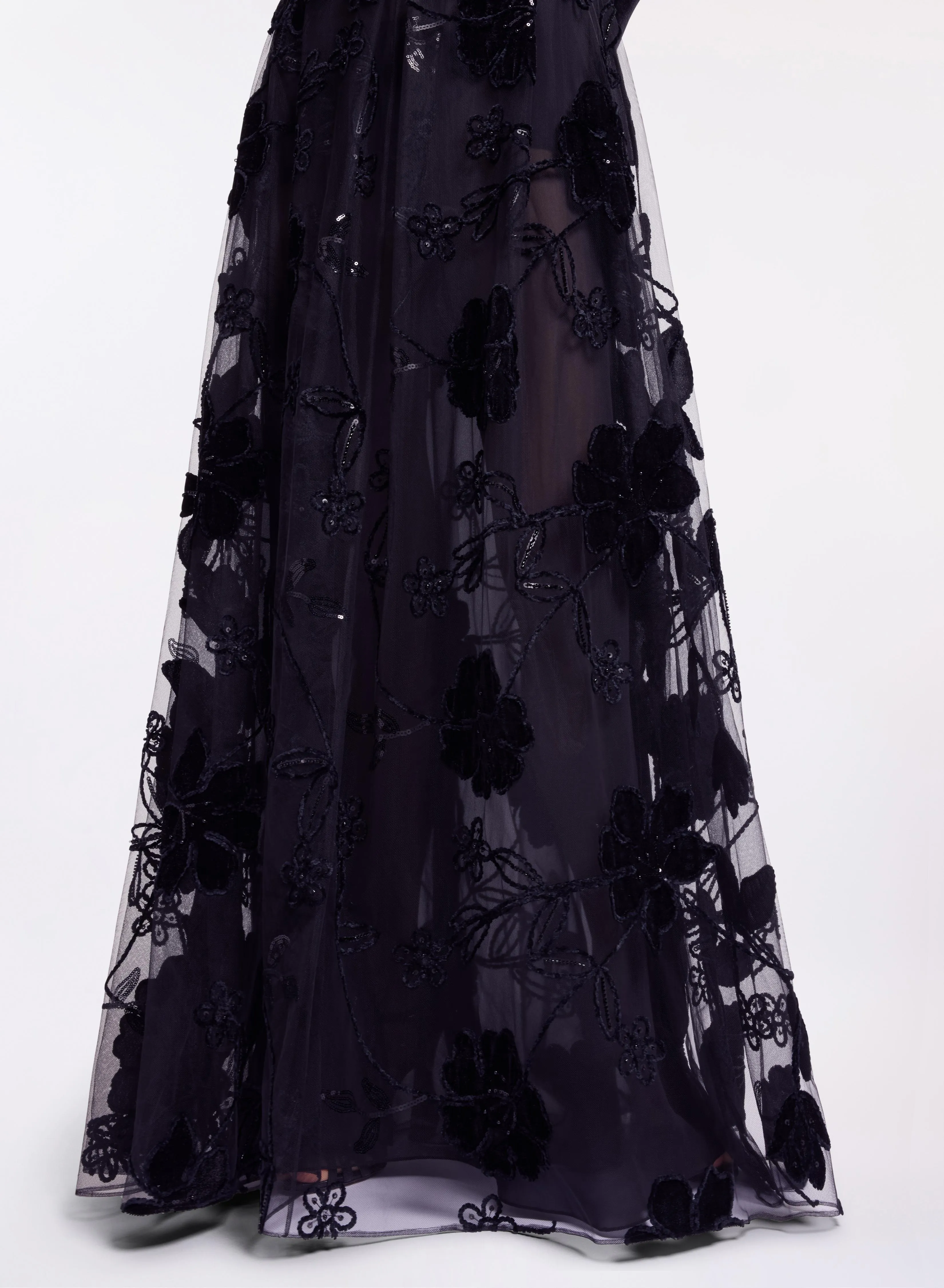 Off-The-Shoulder Velvet Embroidered Dress sold by Elie Saab product image thumbnail 5